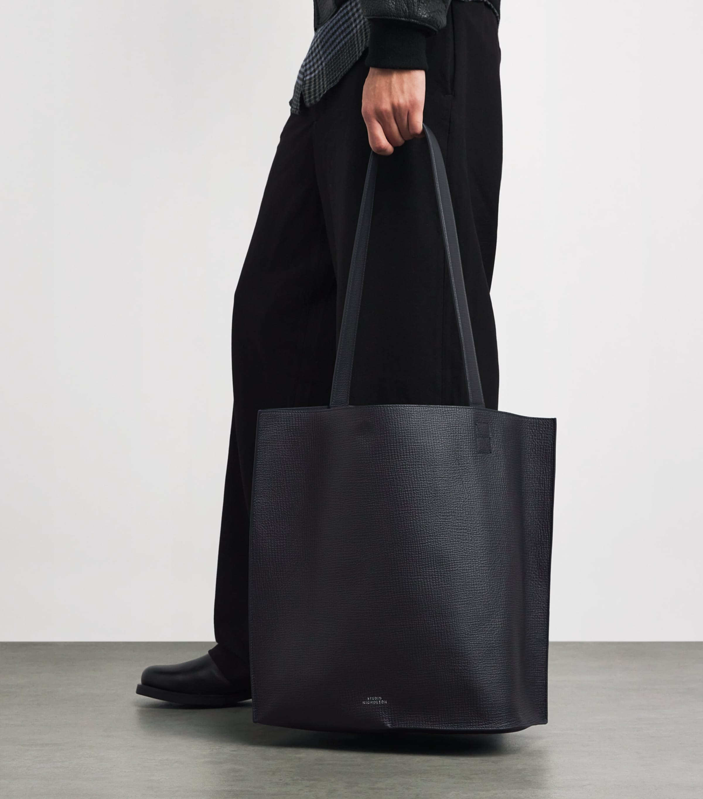 Leather Doublet Type 2 Tote Bag DARKEST NAVY Image 5