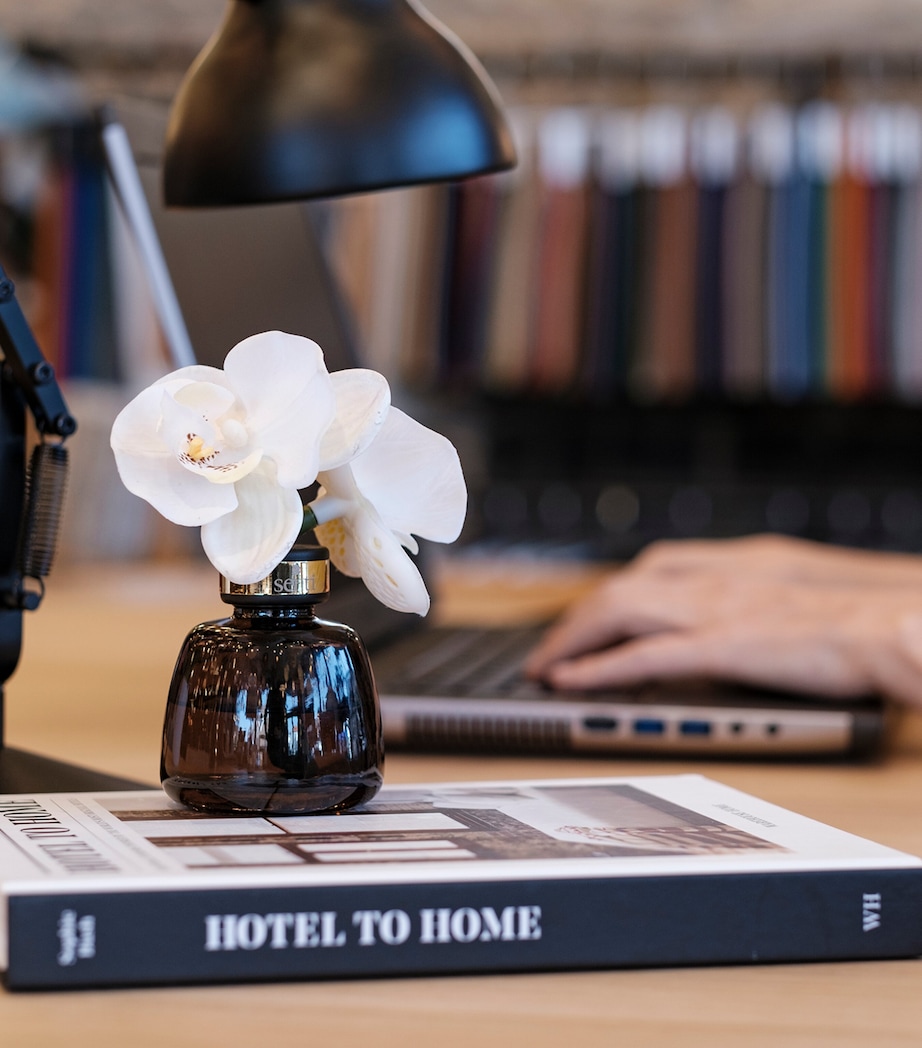 Pepper & Spice The Little Orchid Diffuser (100ml) BRONZE Image 3