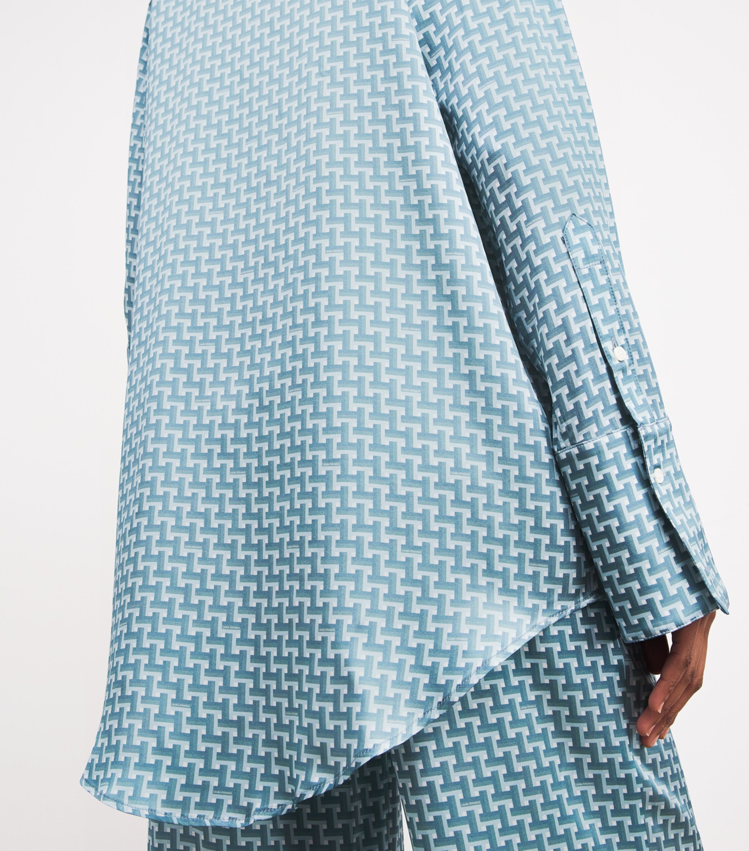 Laura Pitharas Womens Silk Oversized Tile Shirt Blue Tile Print Image 6