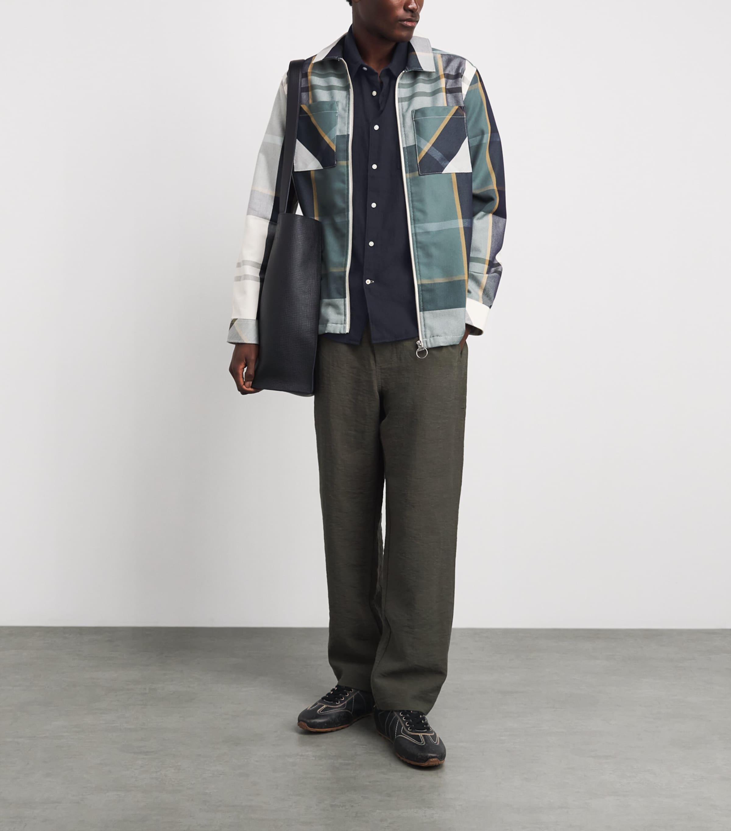 Barbour Mens Cotton Ripstop Kingswood Shirt Dark Navy Image 2