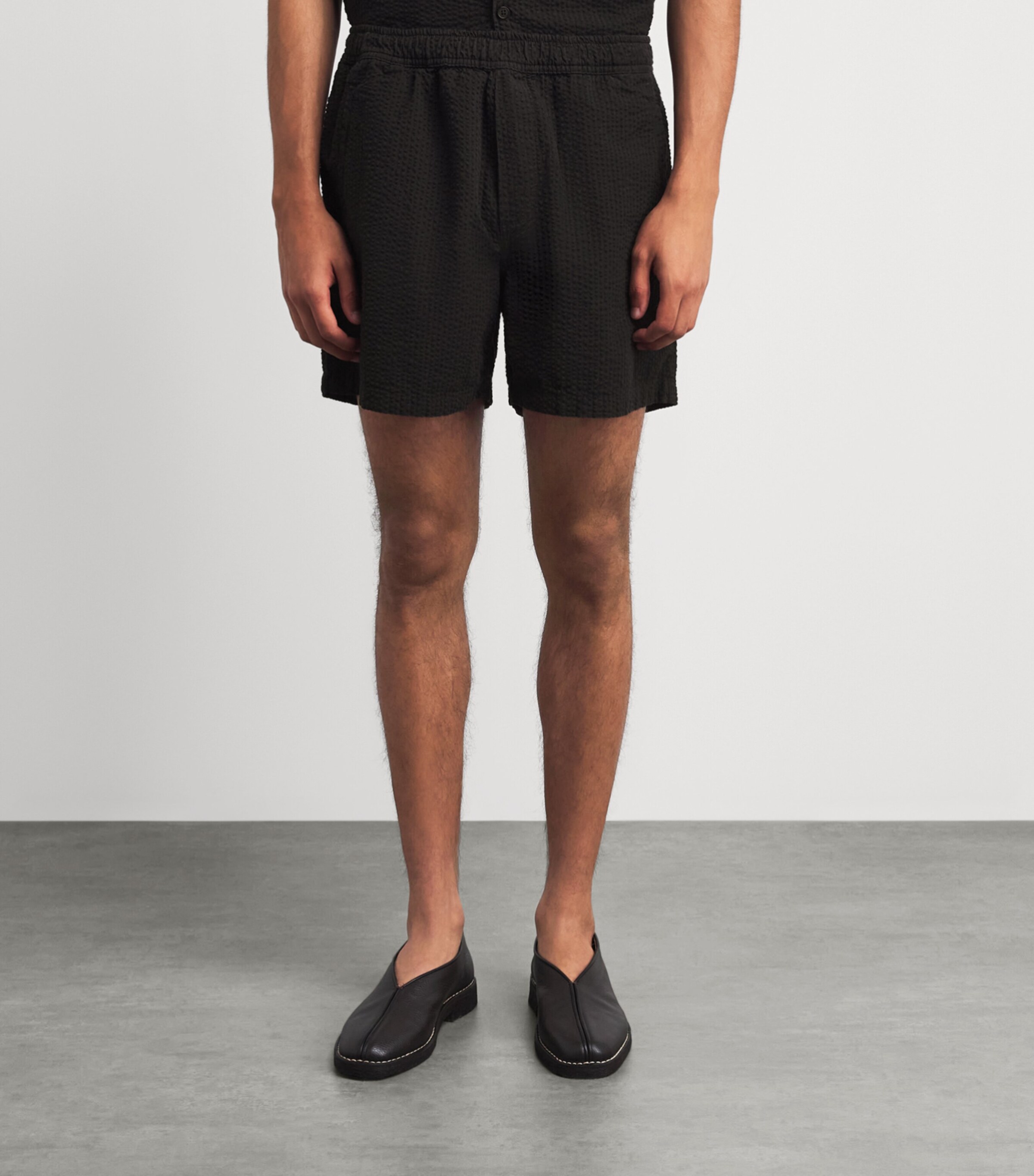 Wax London Mens Cotton Seersucker Mescal Shorts Black Image 4
