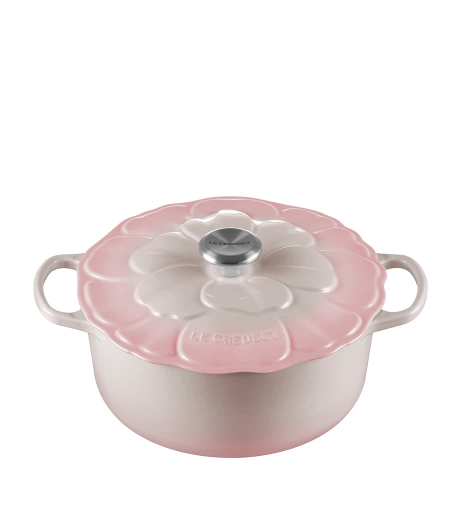 Le Creuset Cast Iron Round Petal Casserole Dish (26cm) Shell Pink Image 6