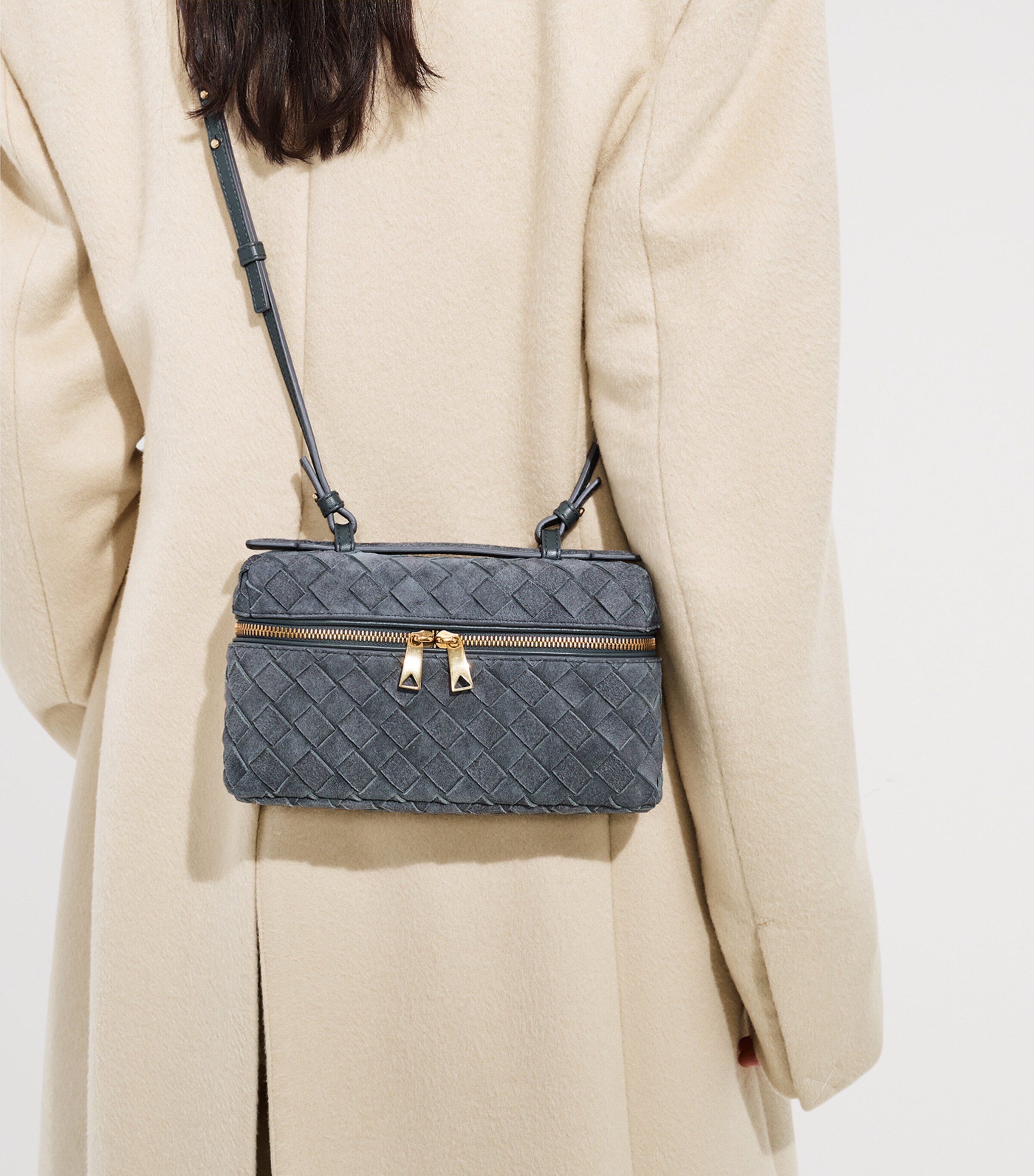 Bottega Veneta Suede Bang Bang Vanity Case Bag Image 2
