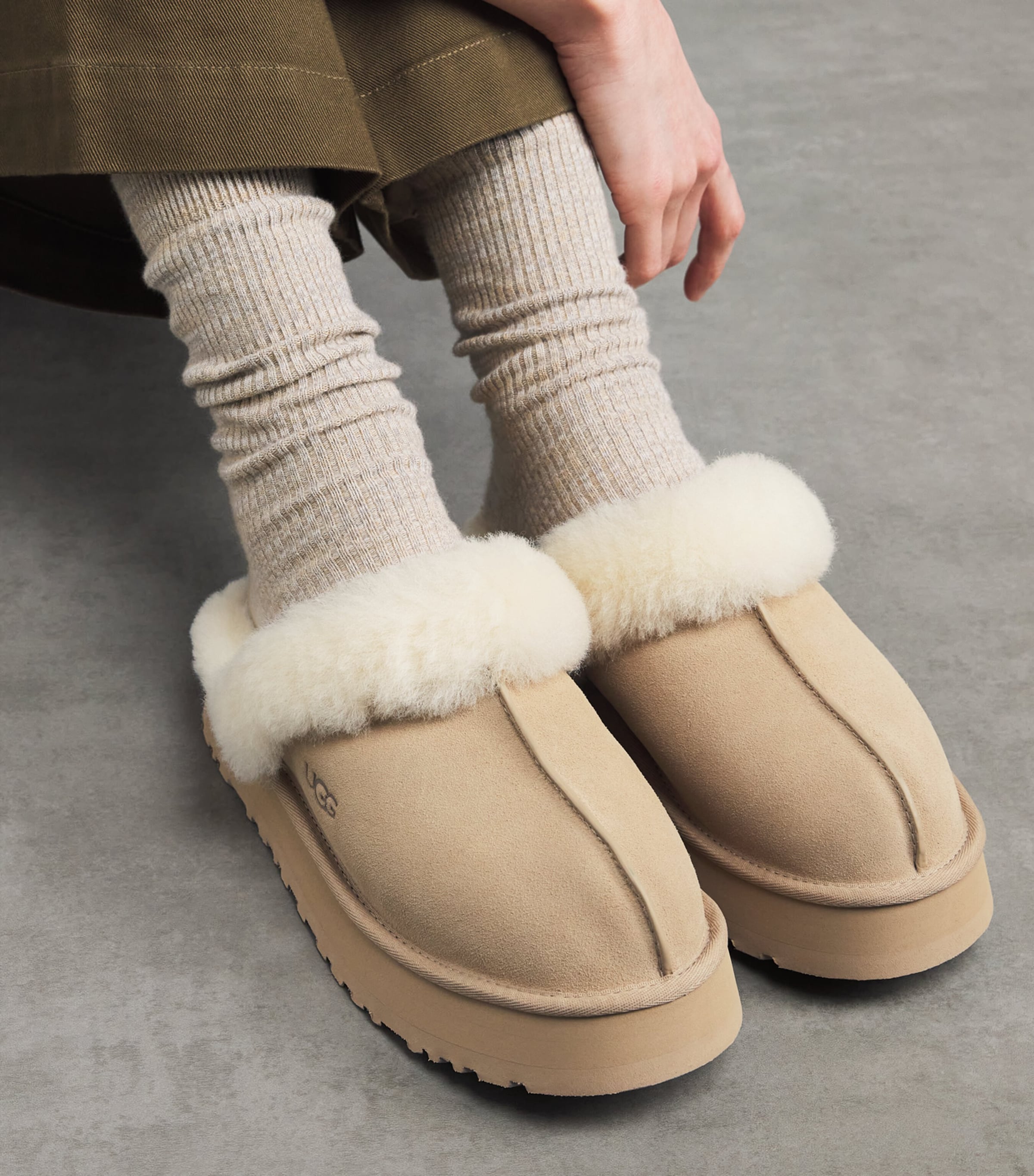 UGG Disquette Slippers Beige Image 2