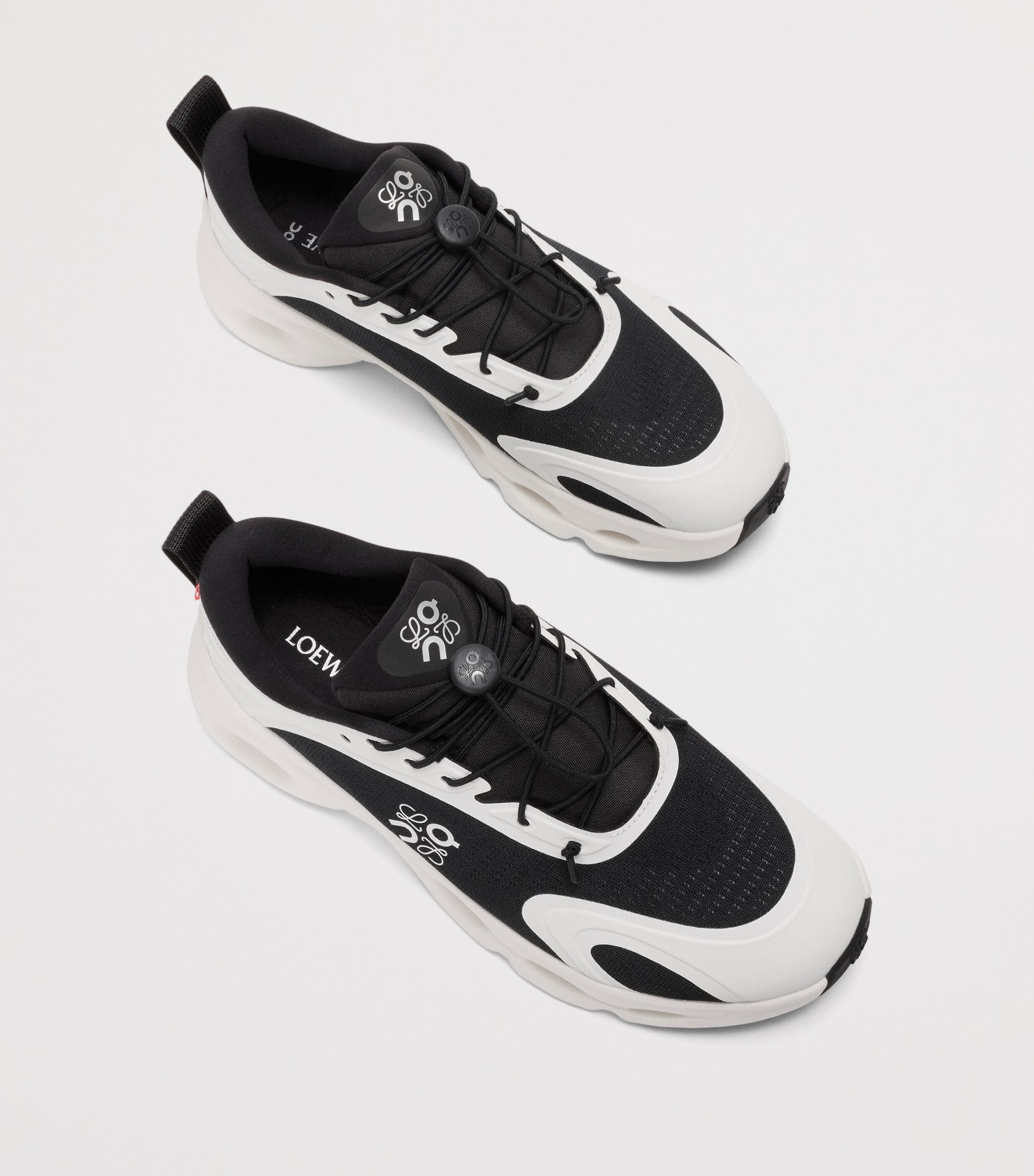 LOEWE Mens x On Cloudsolo Trainers Black/eggshell Image 4