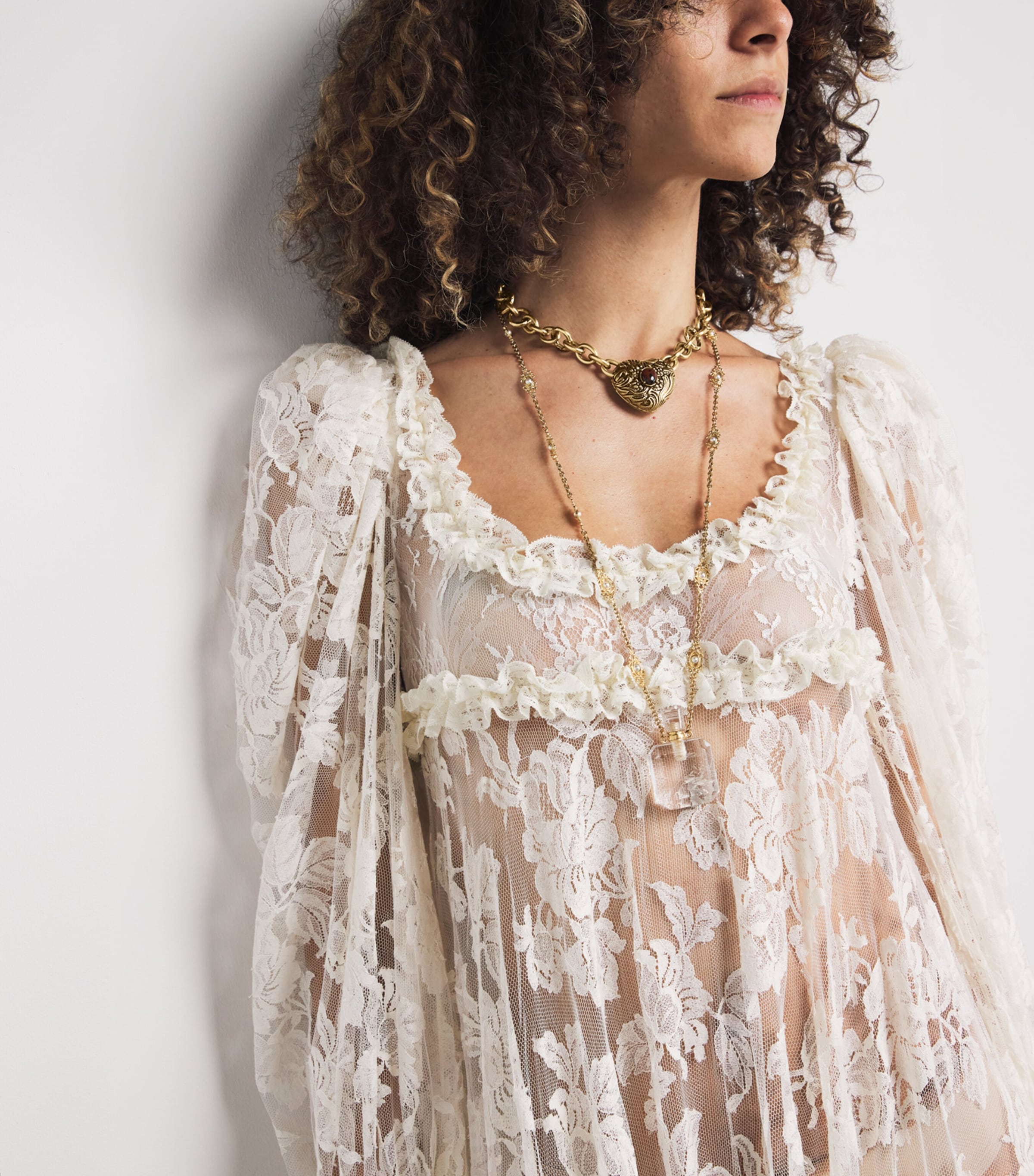 Chloé Victorian Heart Necklace Gold And Brown Image 4