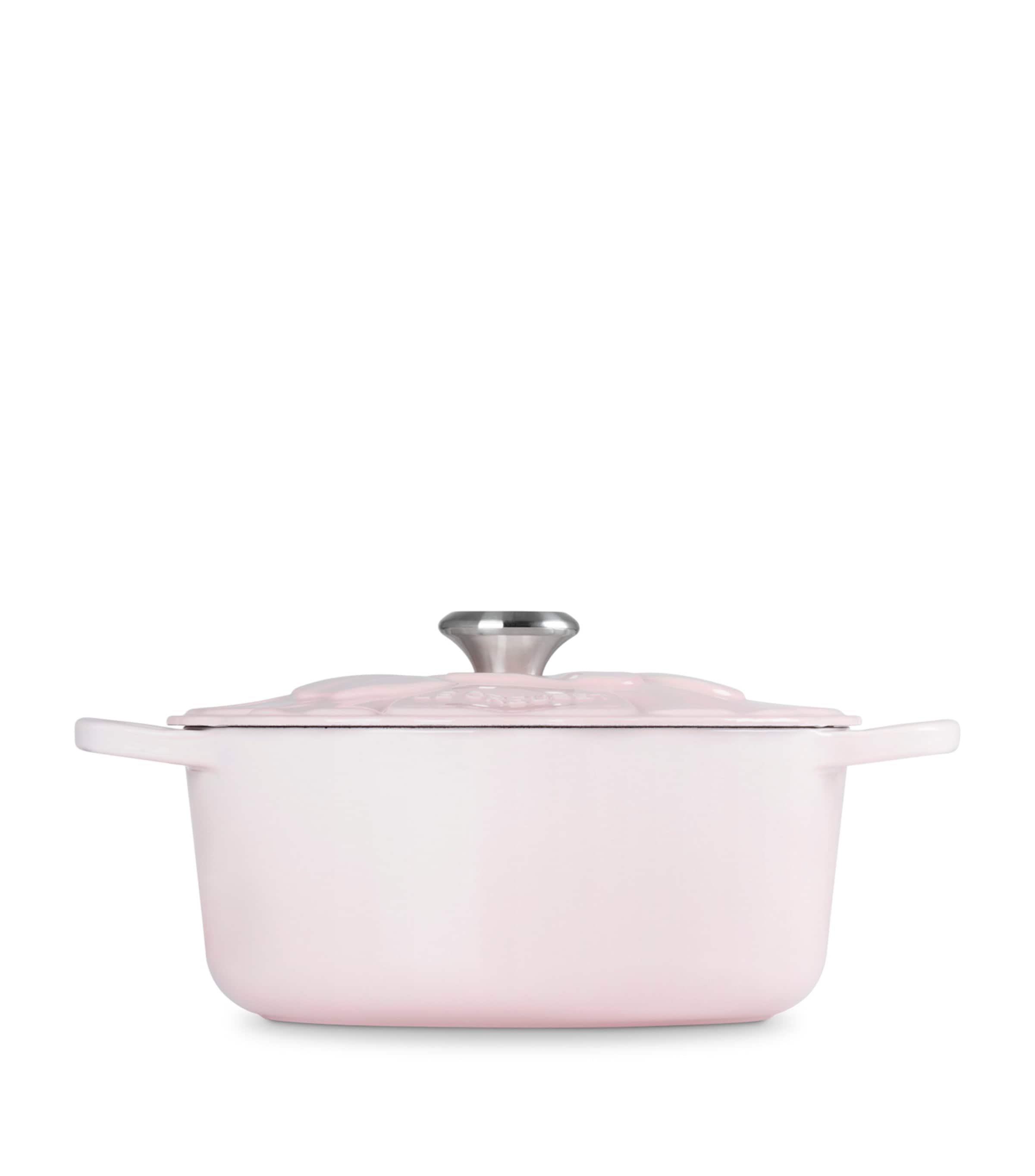 Le Creuset Cast Iron Round Petal Casserole Dish (26cm) Shell Pink Image 3