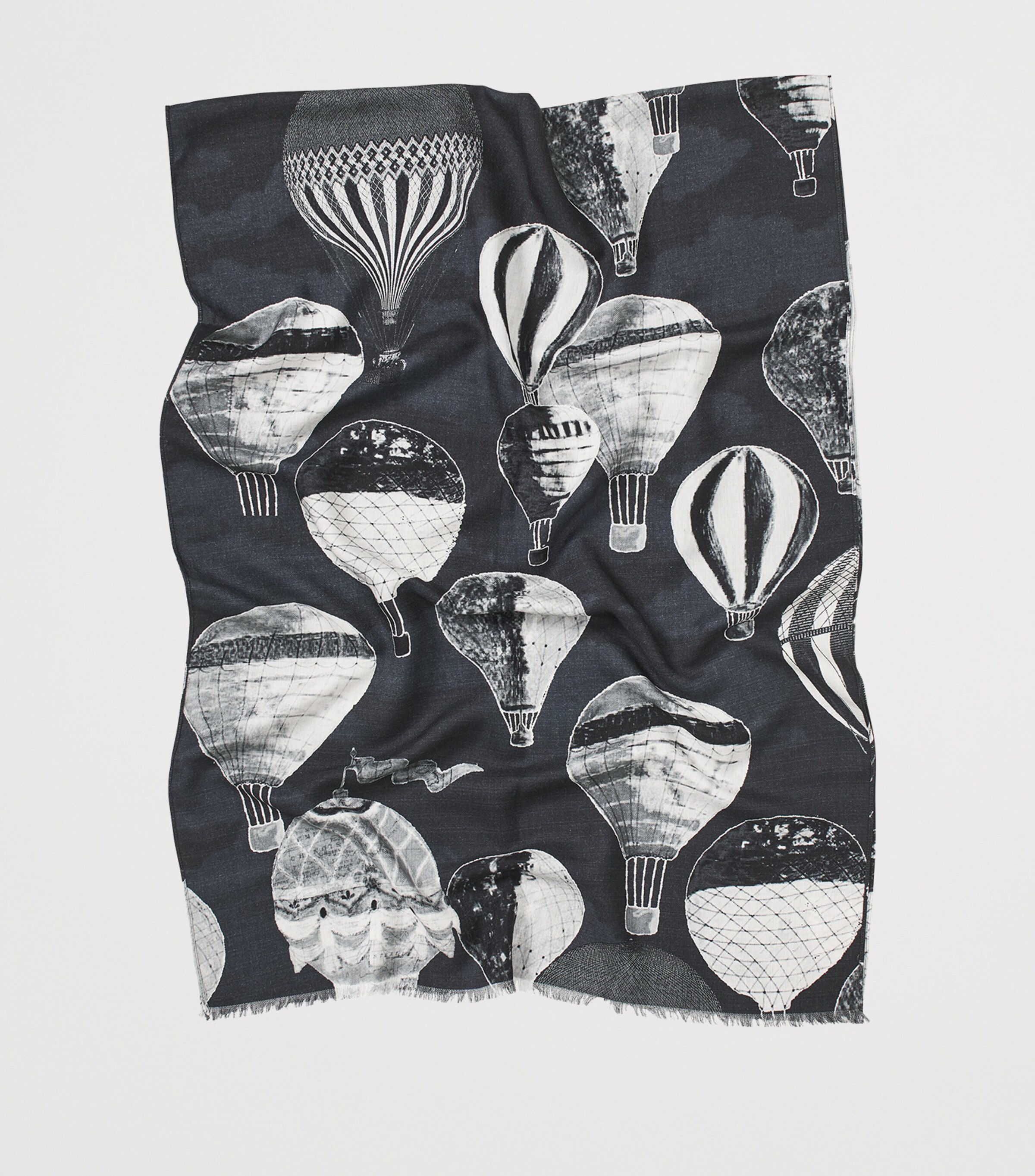 Merino Wool Scarf MONOCHROME Image 3