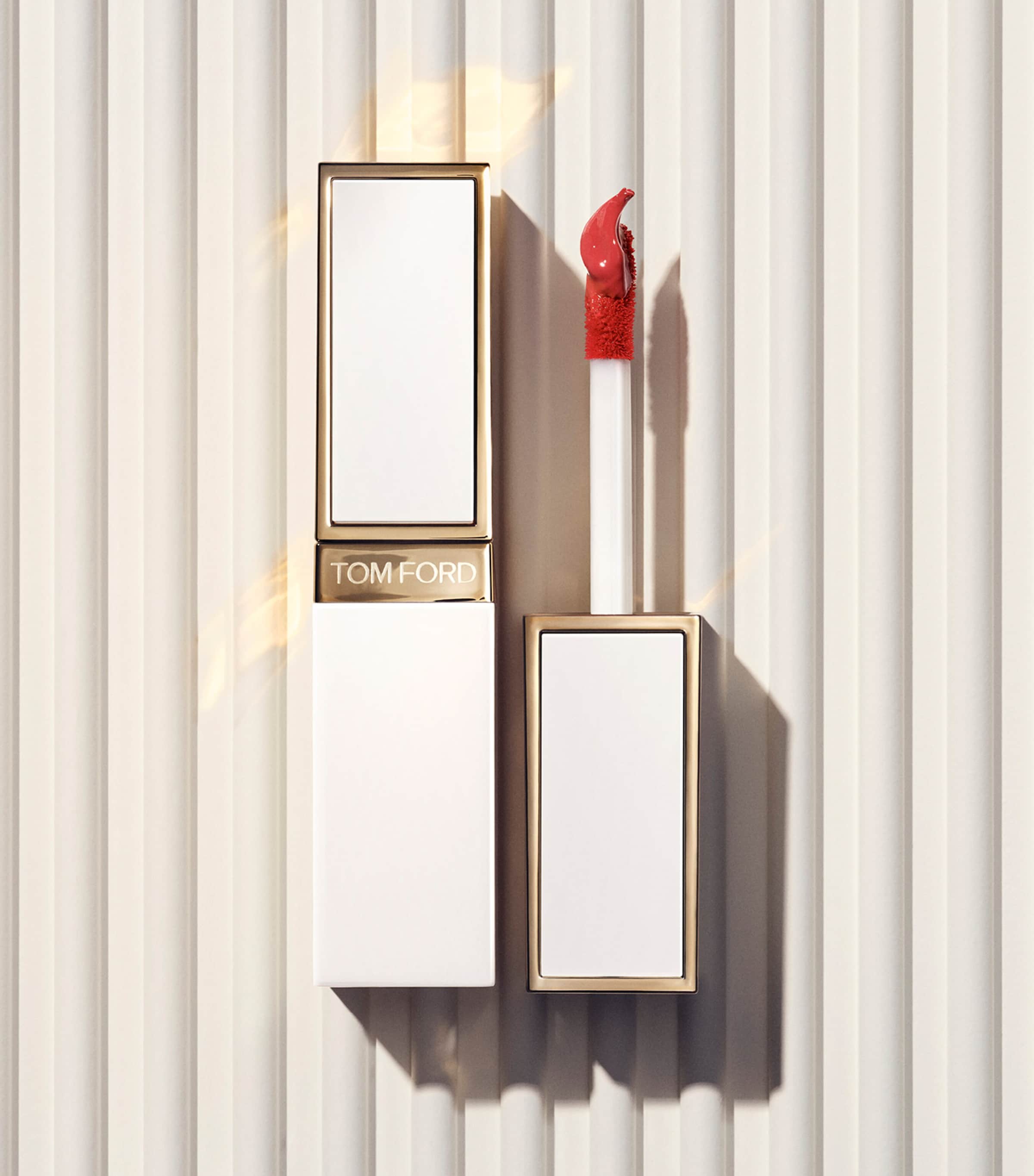 TOM FORD Soleil Tinted Lip Glow Pink Promenade Image 5