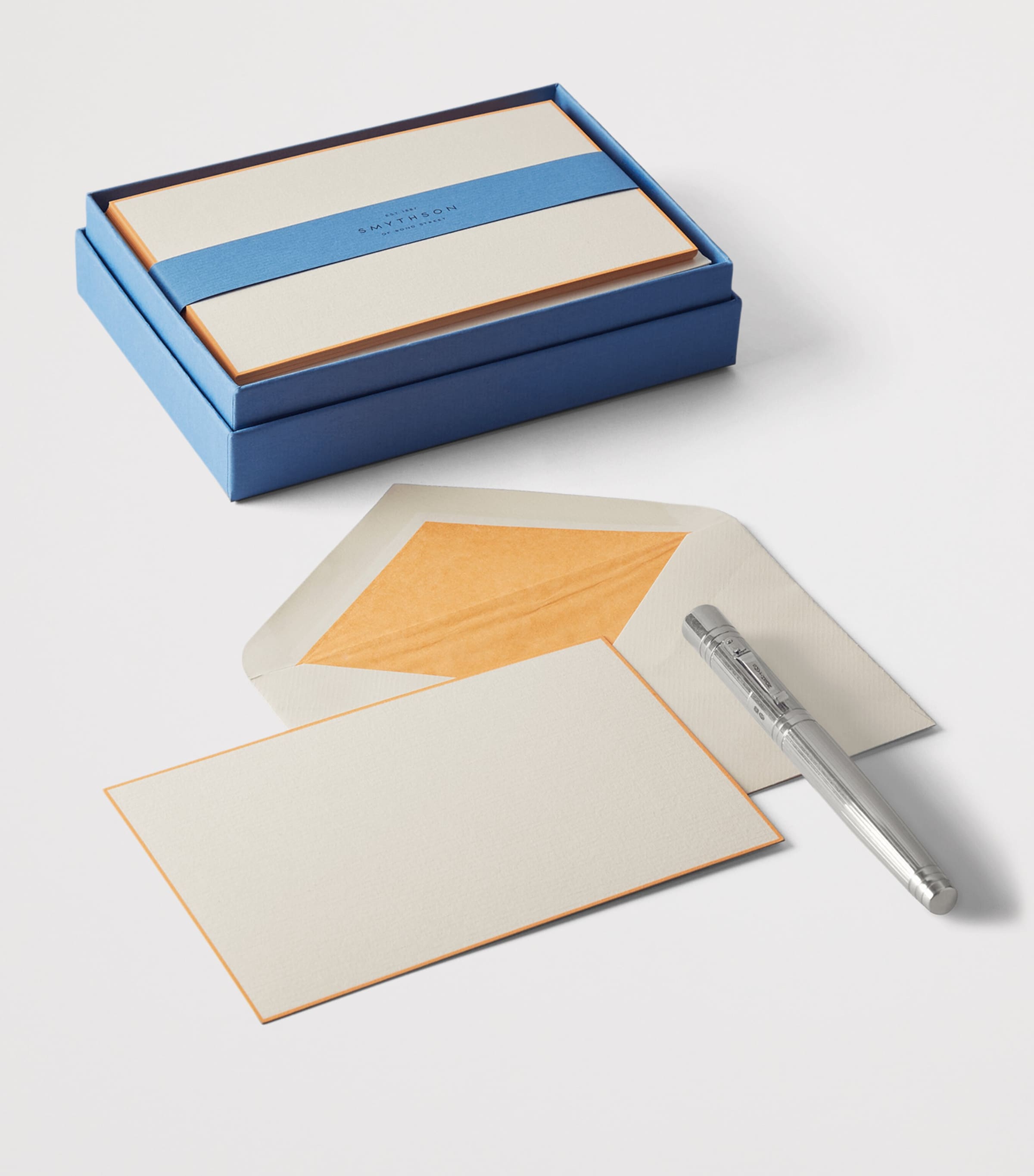 Smythson Box of 10 Correspondence Cards and Envelopes W.laid Light Orange Image 3