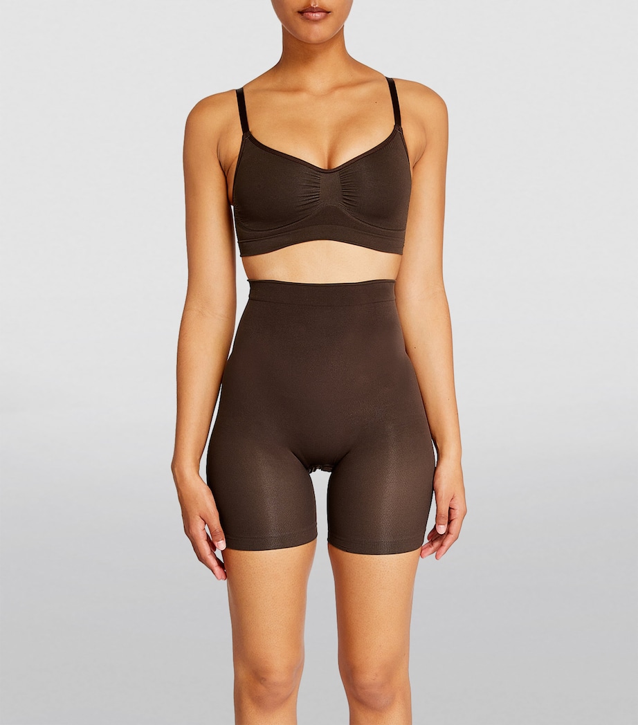 Seamless Sculpt Mid-Thigh Shorts COCOA Image 2