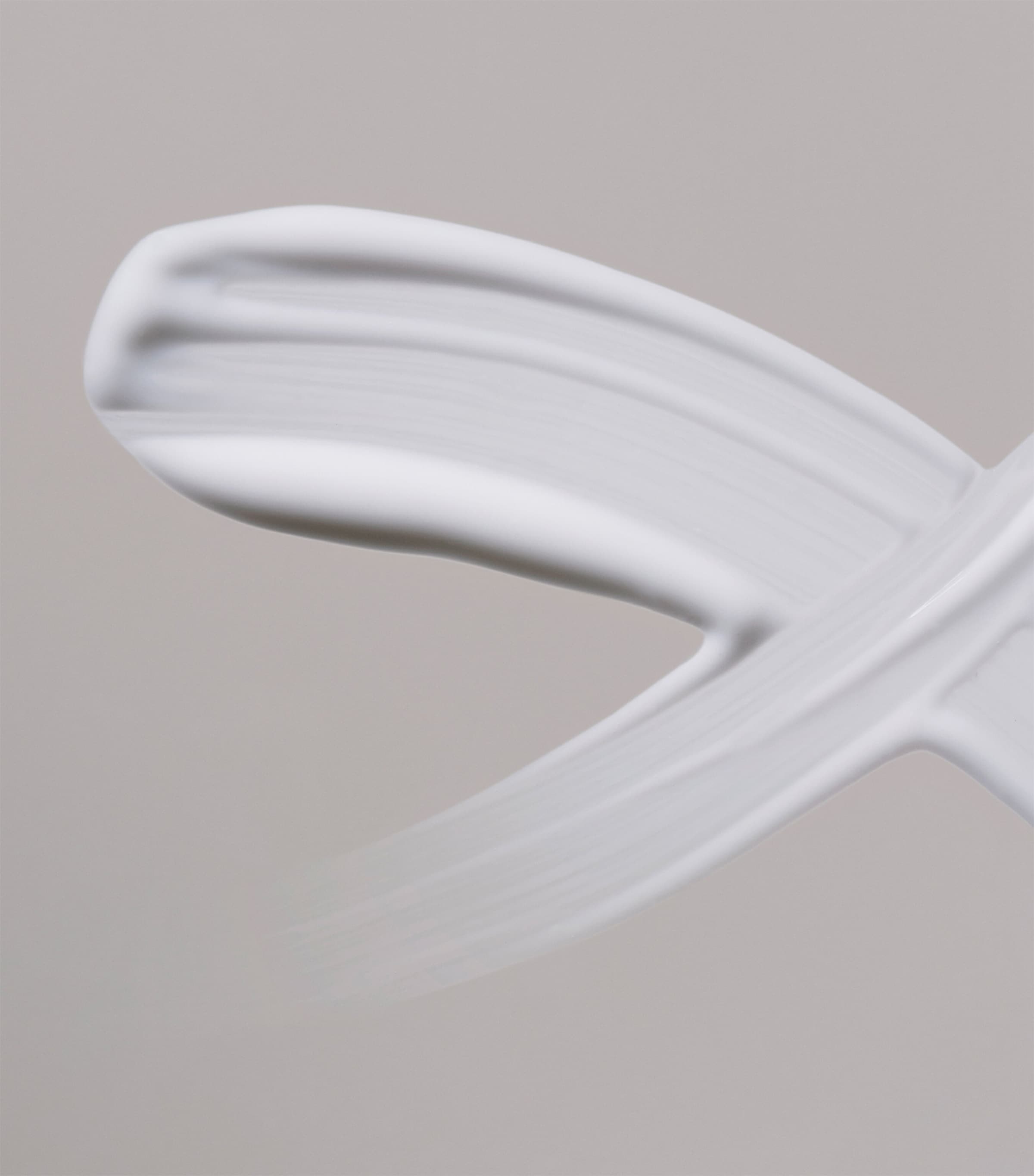 Clarifying Milk Cleanser (150ml) NO COLOUR Image 4