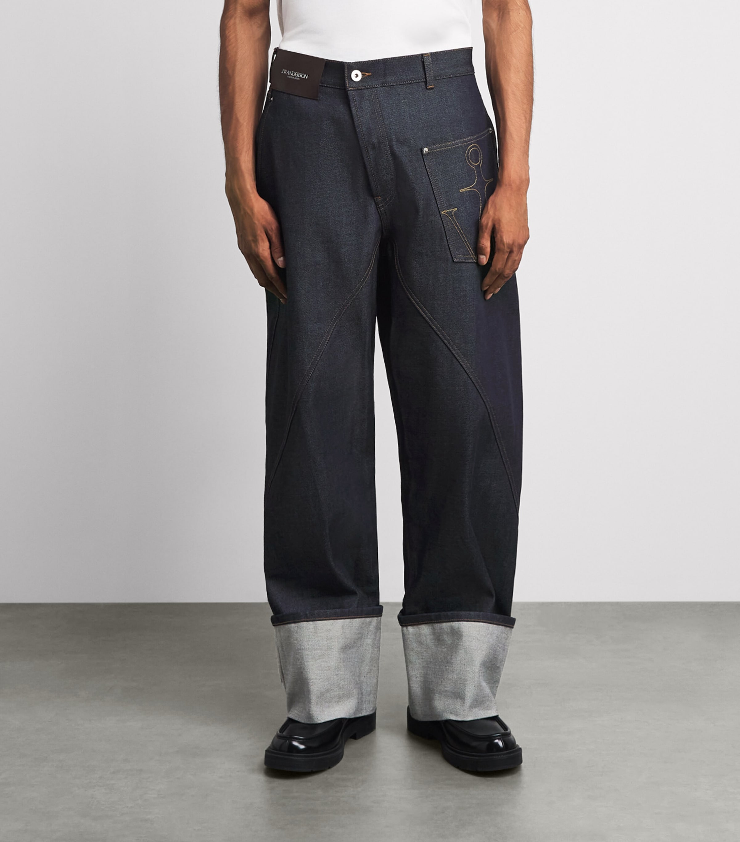 JW Anderson Mens Twisted Turn-Up Relaxed Jeans Indigo Image 4