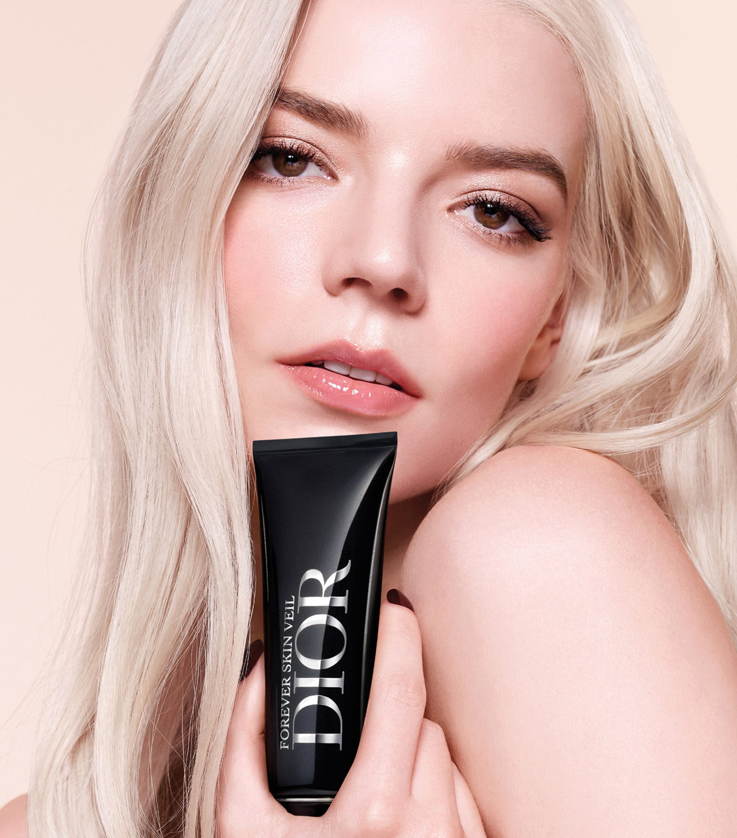 DIOR Forever Velvet Veil Primer (SPF 25) – Glow Finish Nude Image 4