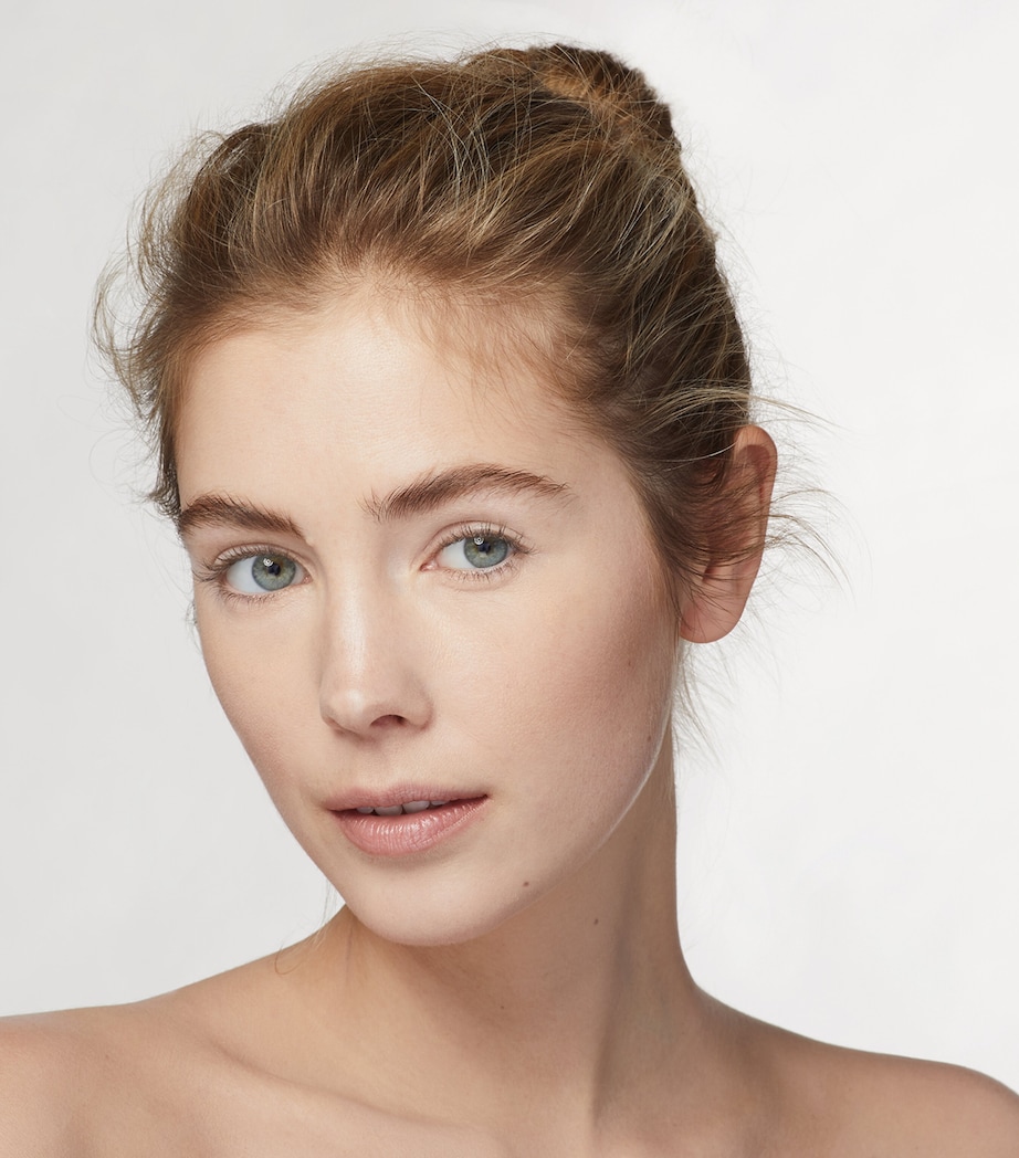 Double Wear Stay-in-Place Foundation SPF 10 1N0 PORCELAIN Image 2