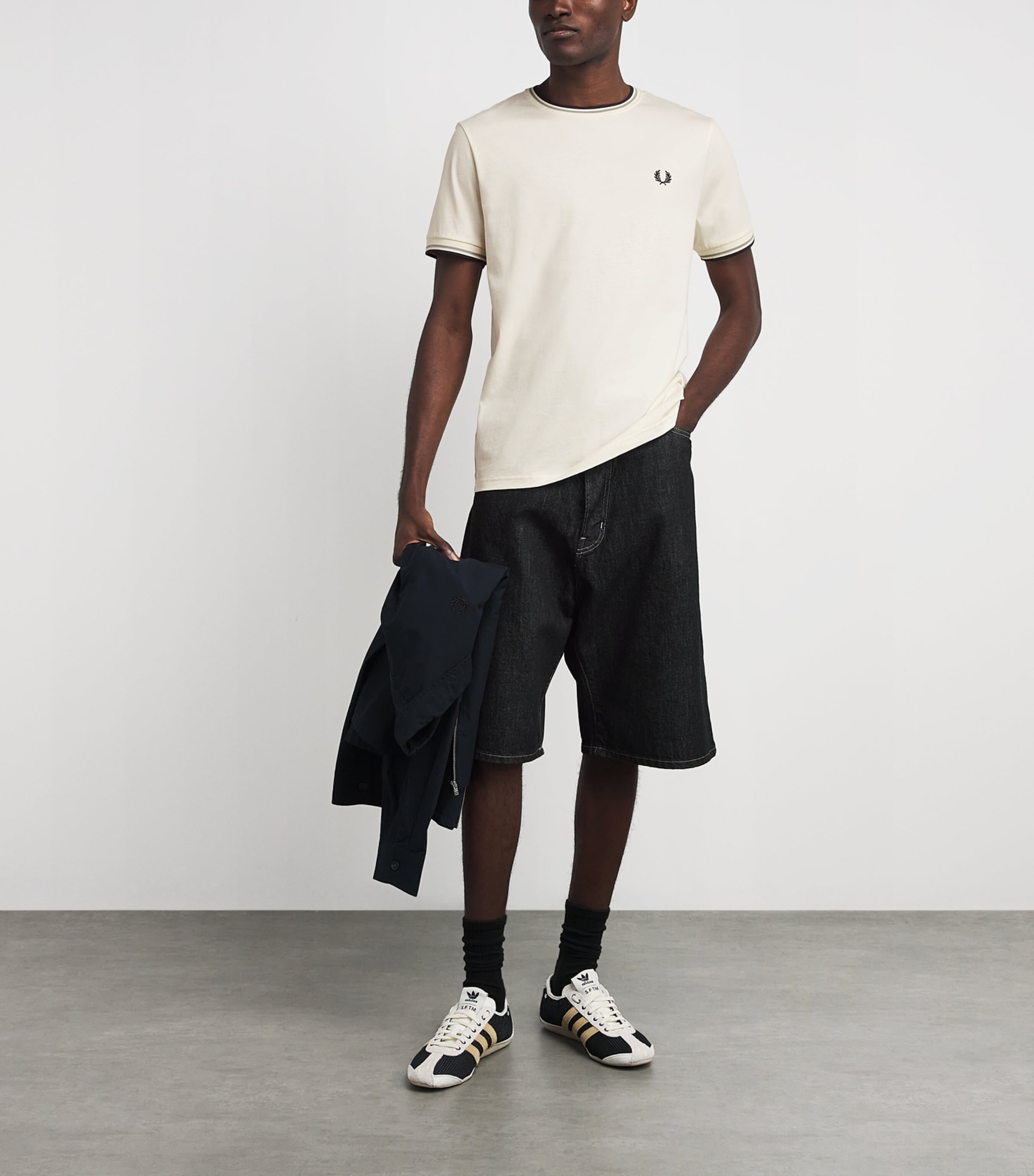 Fred Perry Mens Cotton Twin Tipped T-Shirt Ecr/seagrs/dkair Image 2