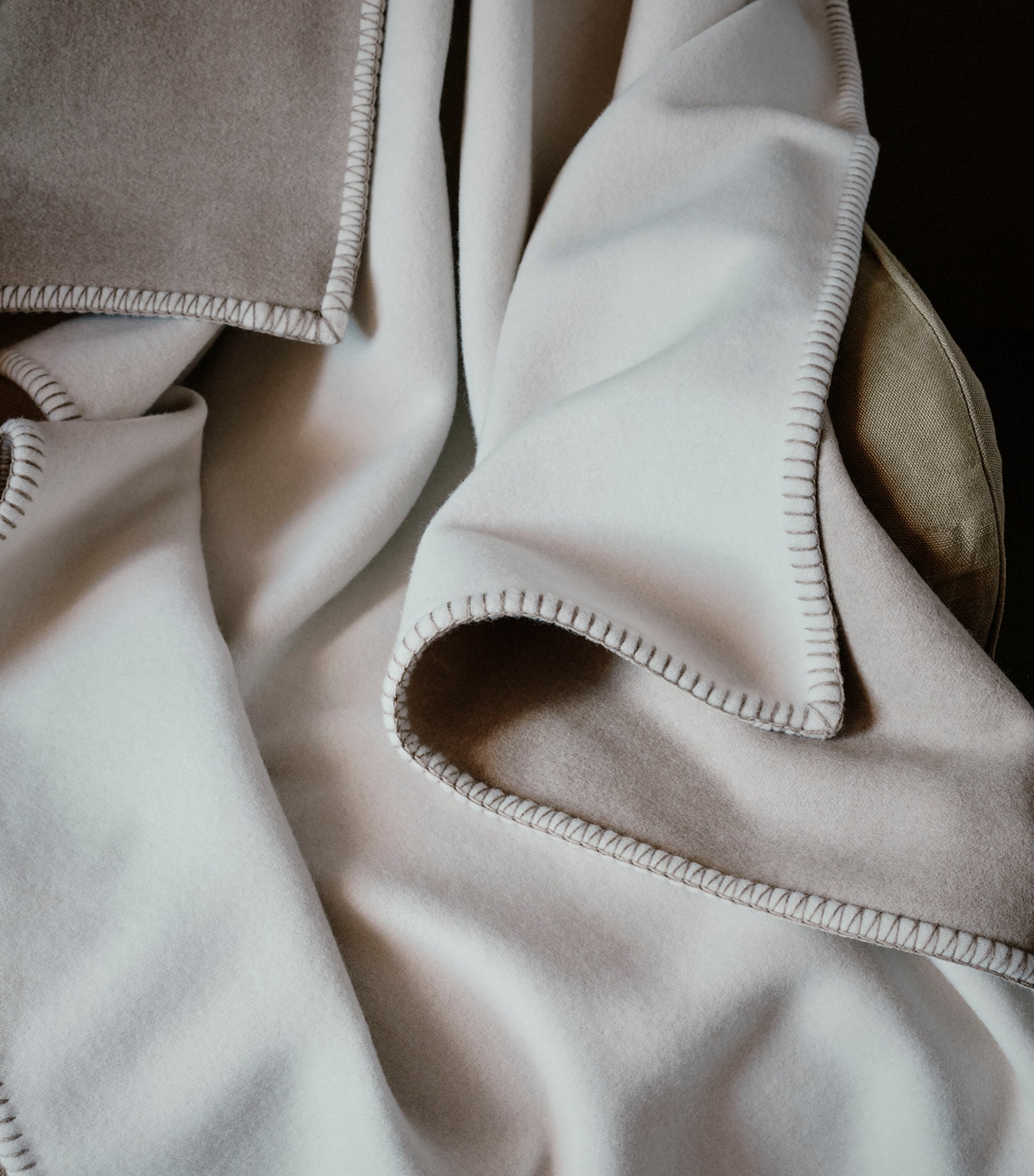 Wool-Cashmere Reversible Filt Blanket (140cm x 180cm) ECRU/NATURAL Image 3