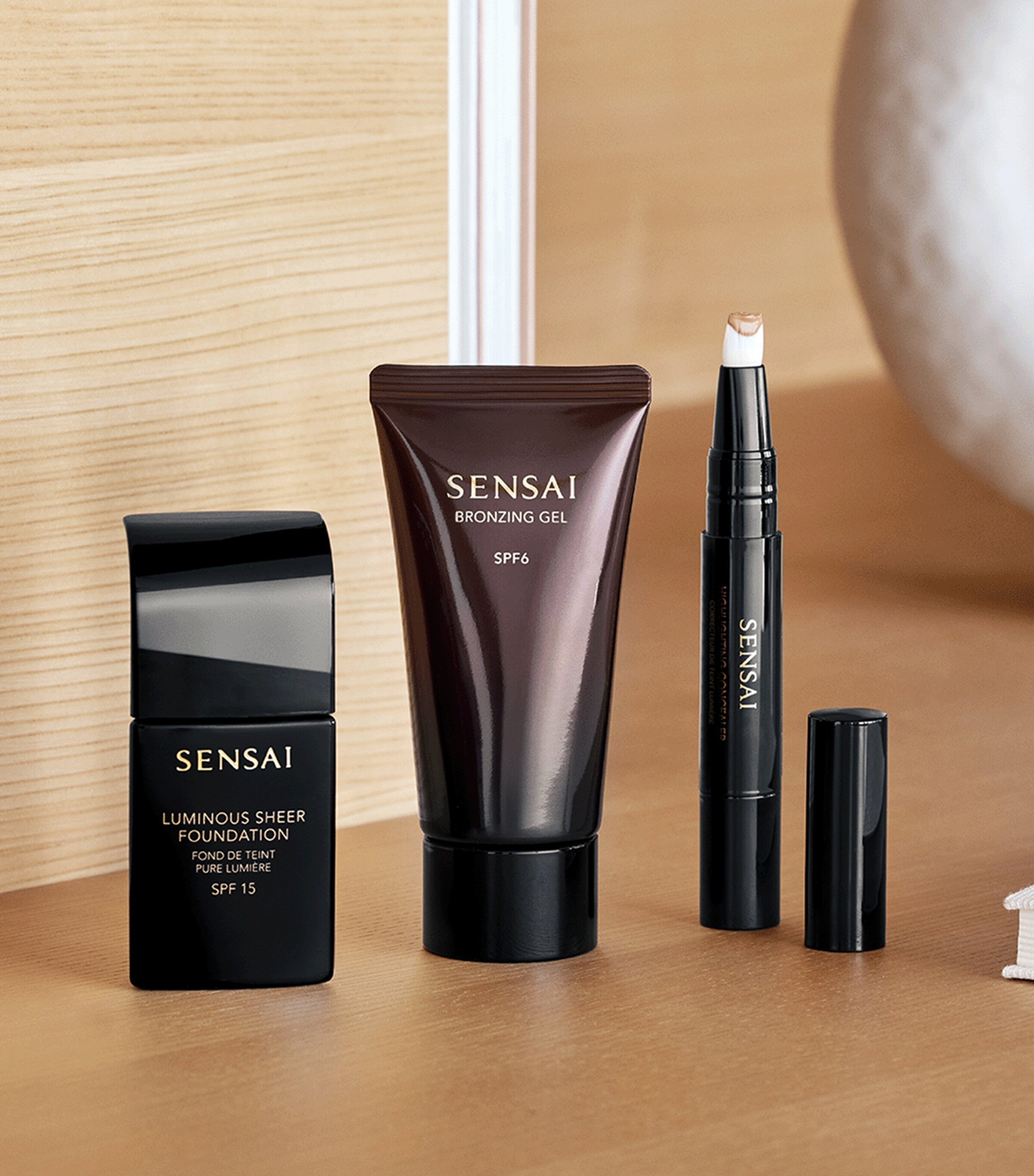Sensai Luminous Sheer Foundation Honey Beige Image 5