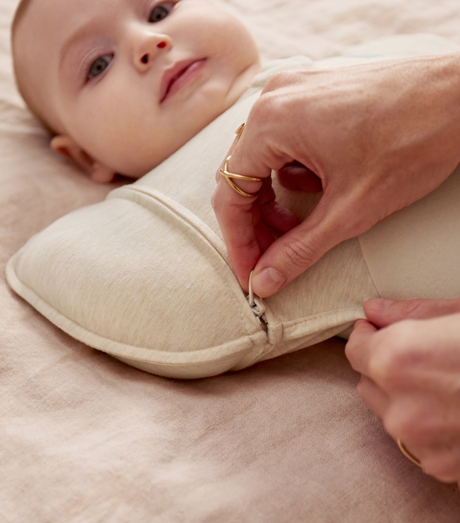 2.5 TogTwig Swaddle Transition Sleeping Bag OATMEAL Image 3