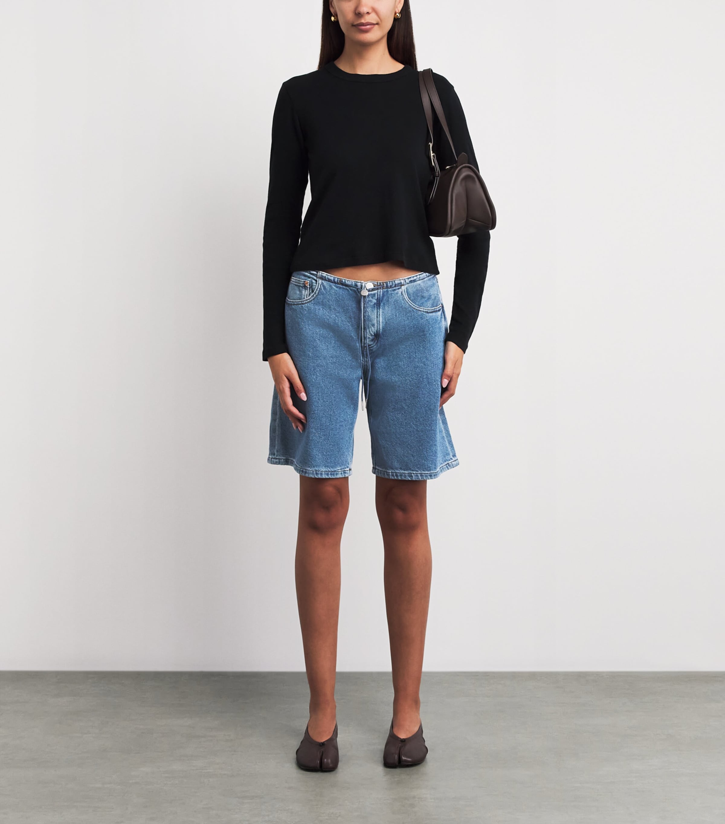 STILL HERE Womens Cool Denim Shorts Classic Blue Image 2