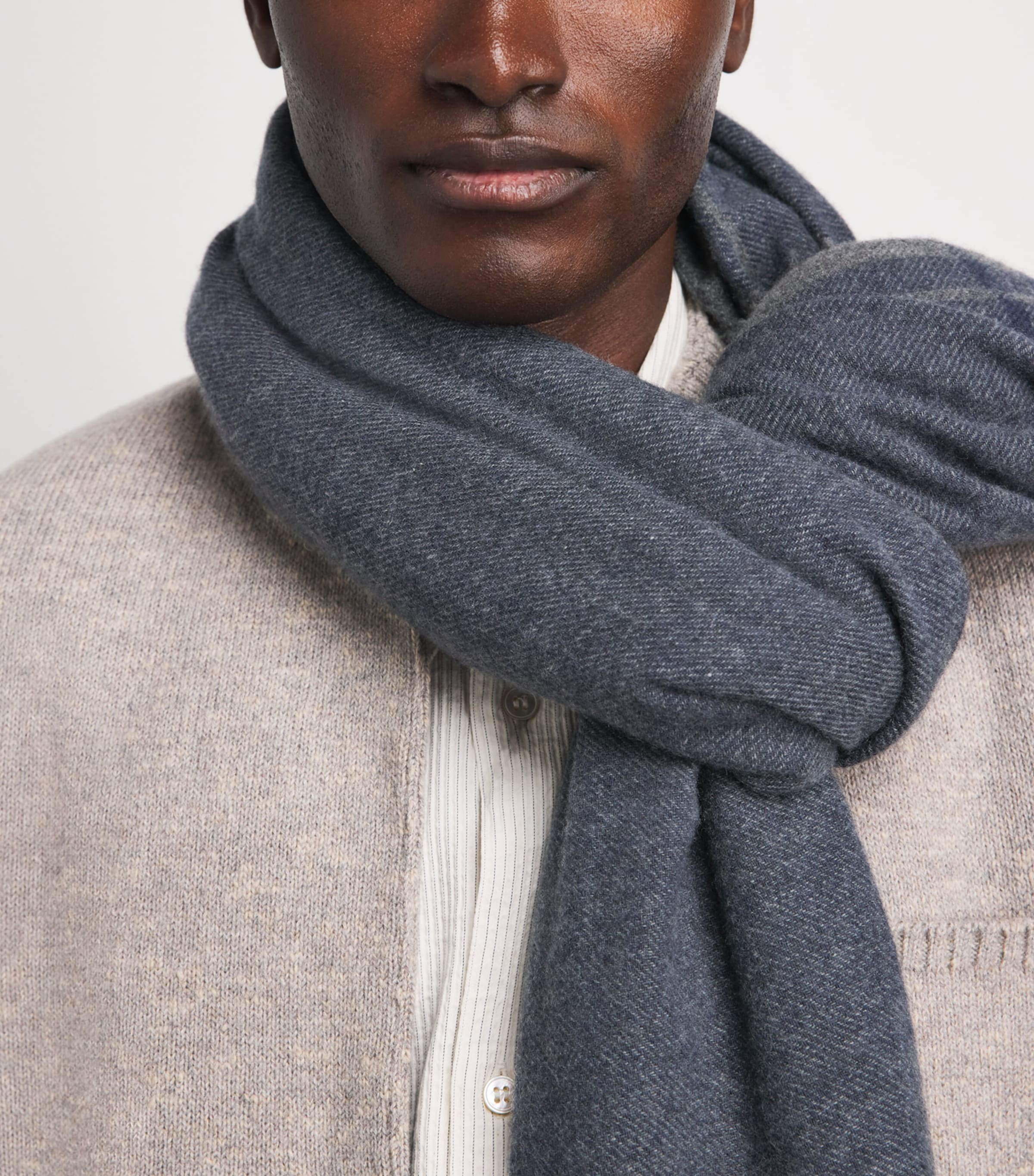 Johnstons Of Elgin Cashmere Tartan Scarf Ink Image 2