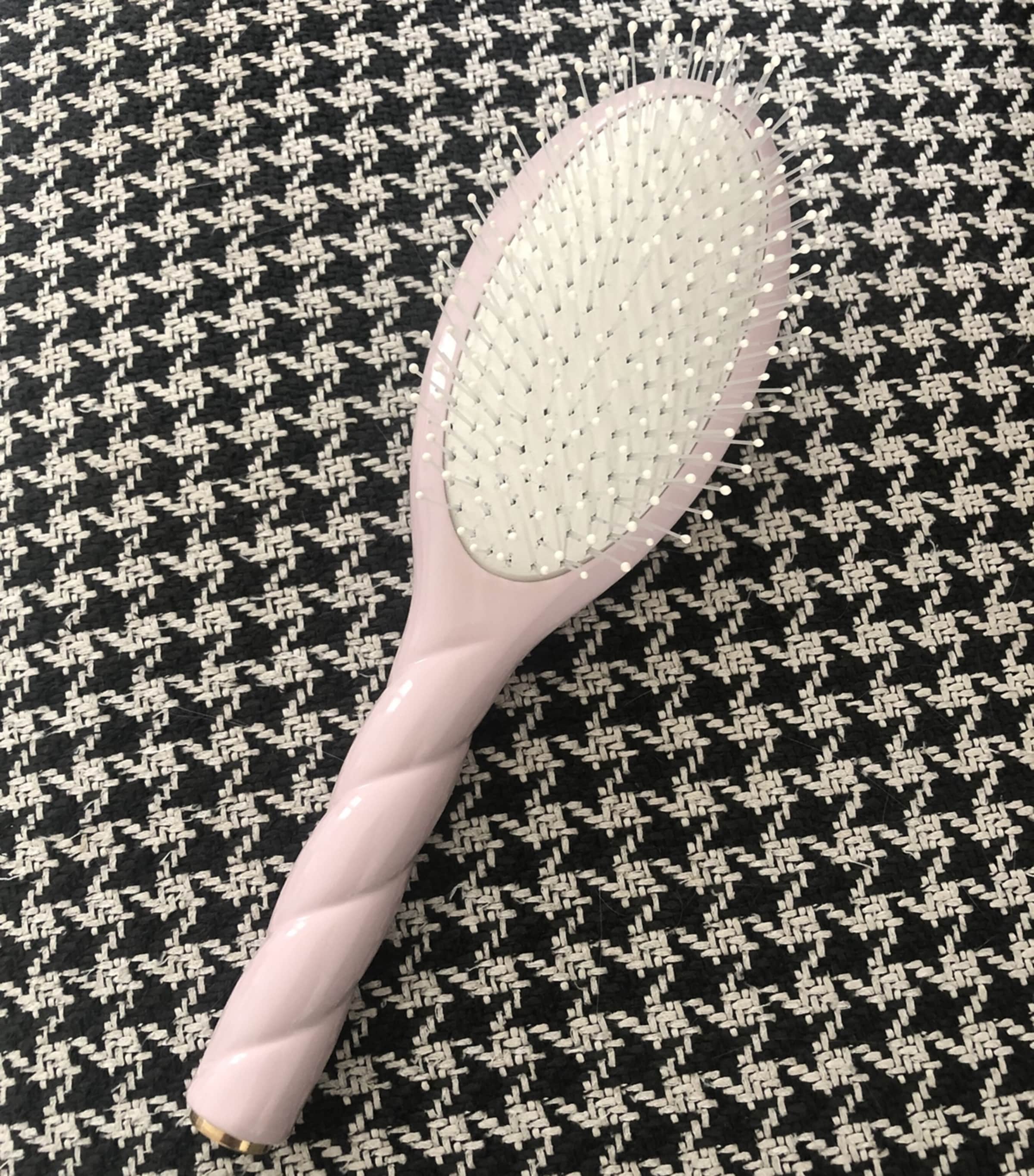 N.04 The Miracle Detangling Scalp Brush LILAC PINK Image 2