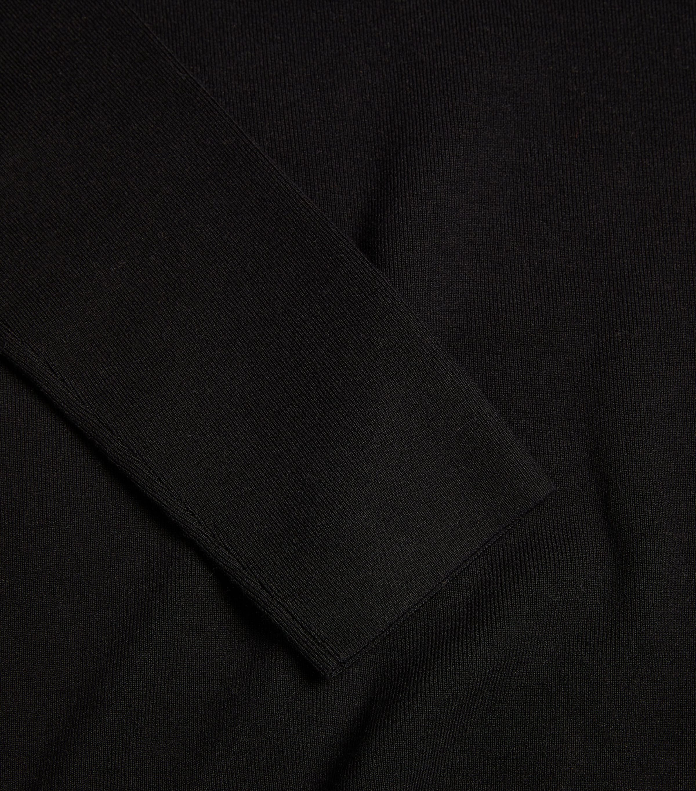 Silk-Stretch V-Neck Top BLACK Image 5