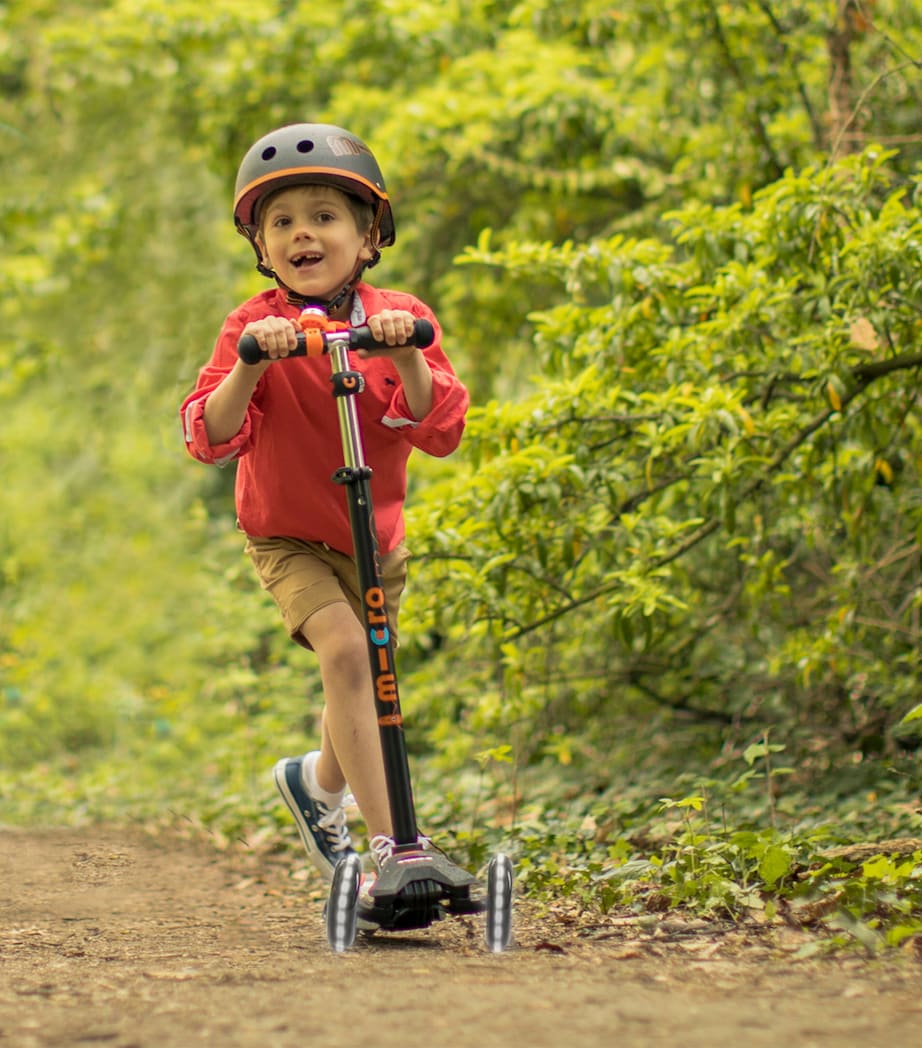 Maxi Deluxe LED Scooter MULTI Image 3