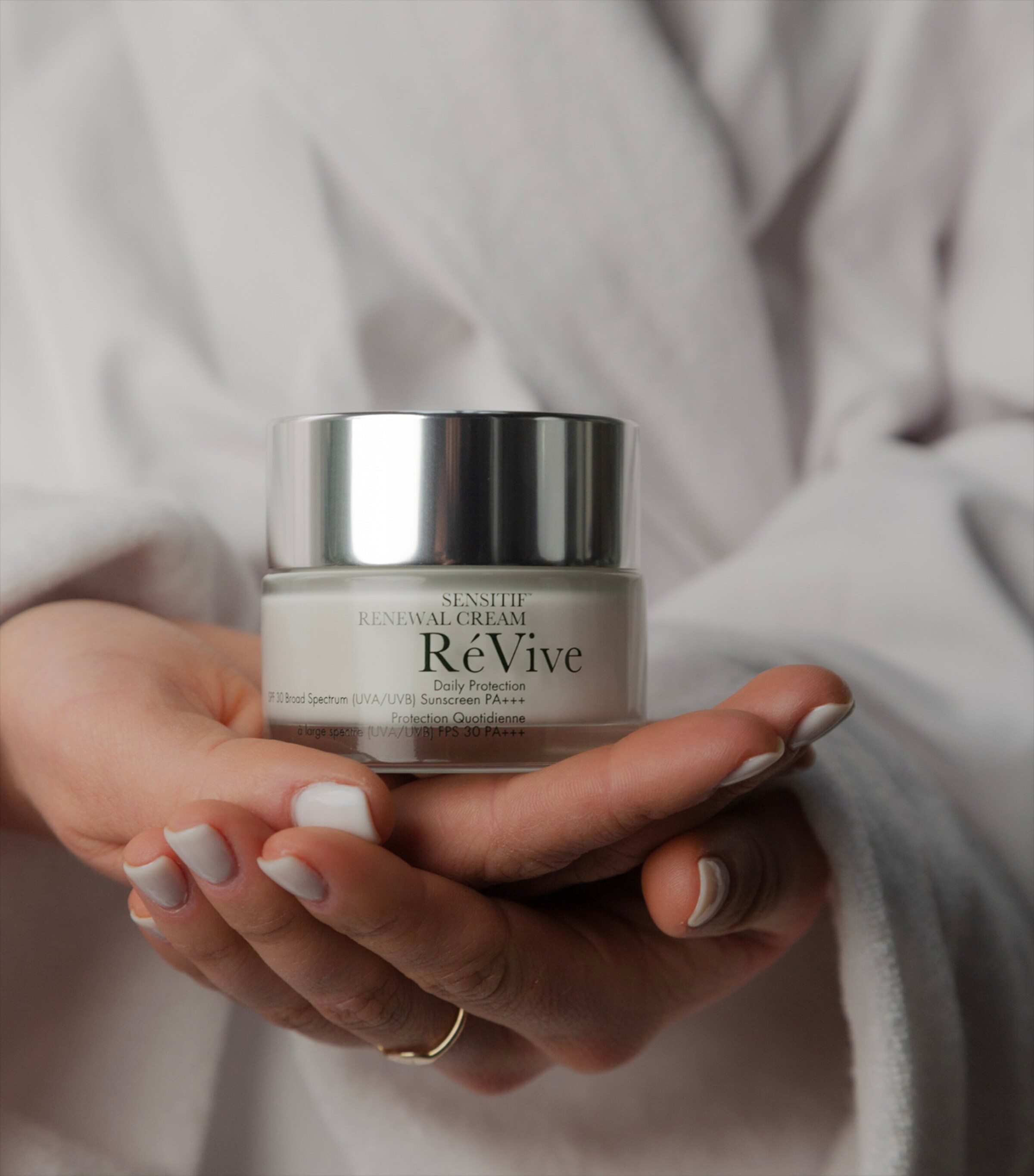 RéVive Sensitif Renewal Cream SPF 30 (50ml) Image 5