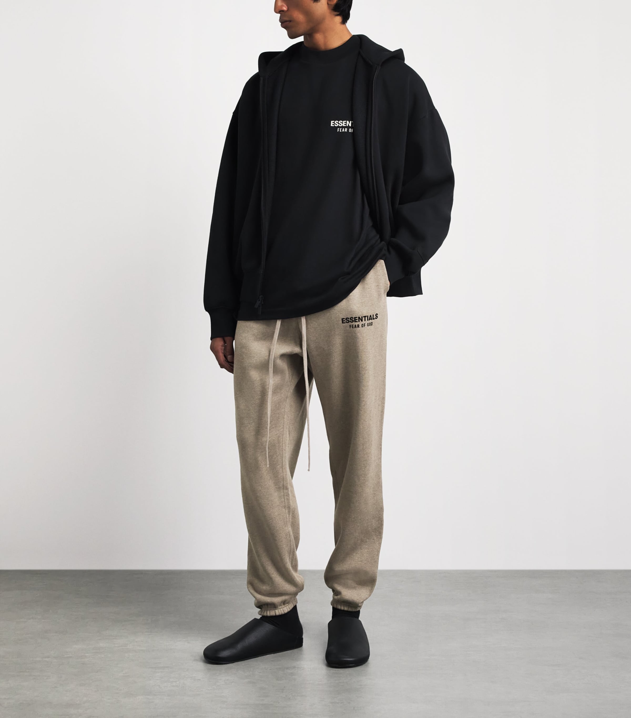 FEAR OF GOD ESSENTIALS Mens Classic Logo Sweatpants Homestead Heather Image 2