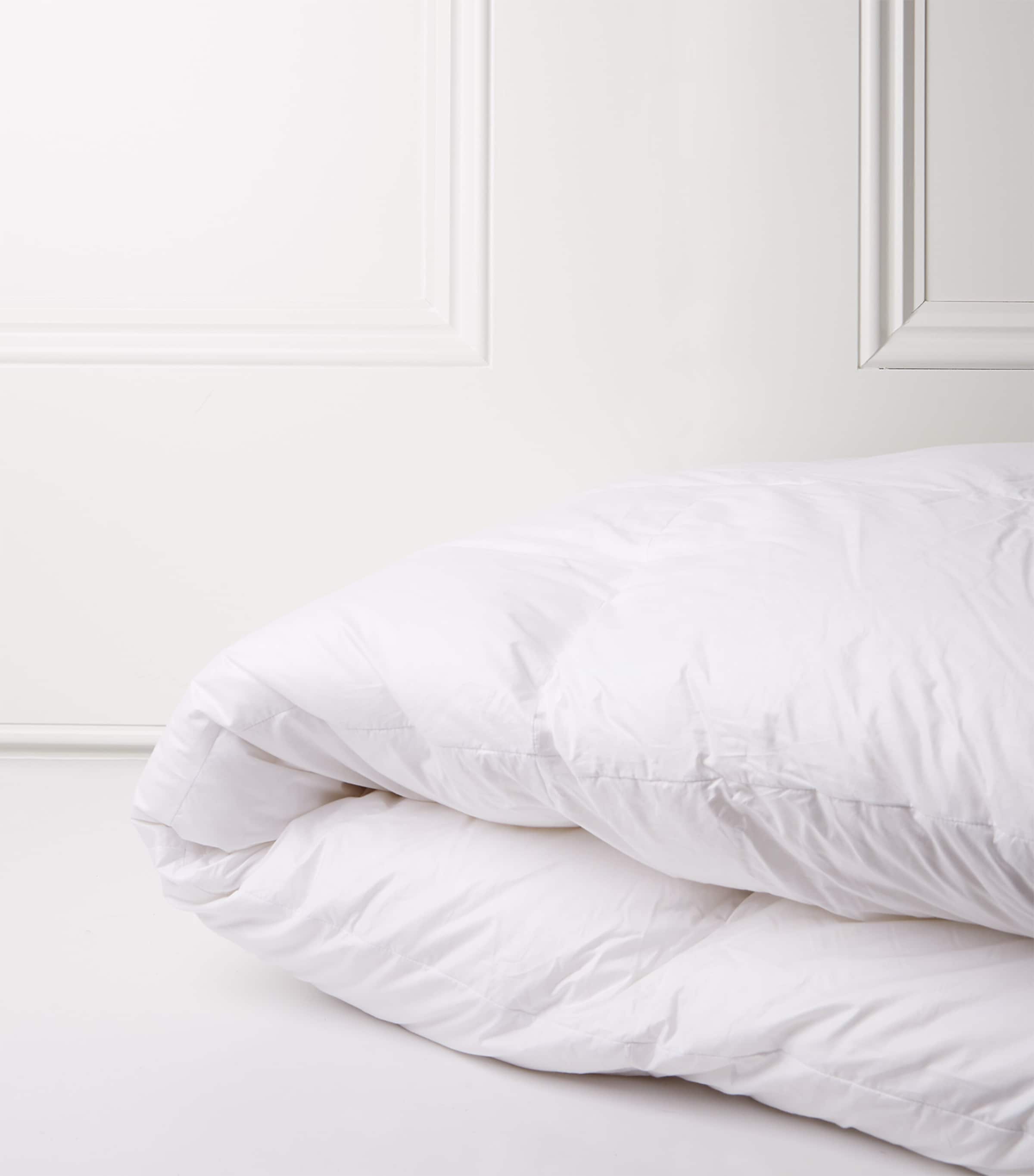 Double Chalet 100% Siberian Goose Down Duvet (13.5 Tog) WHITE Image 2