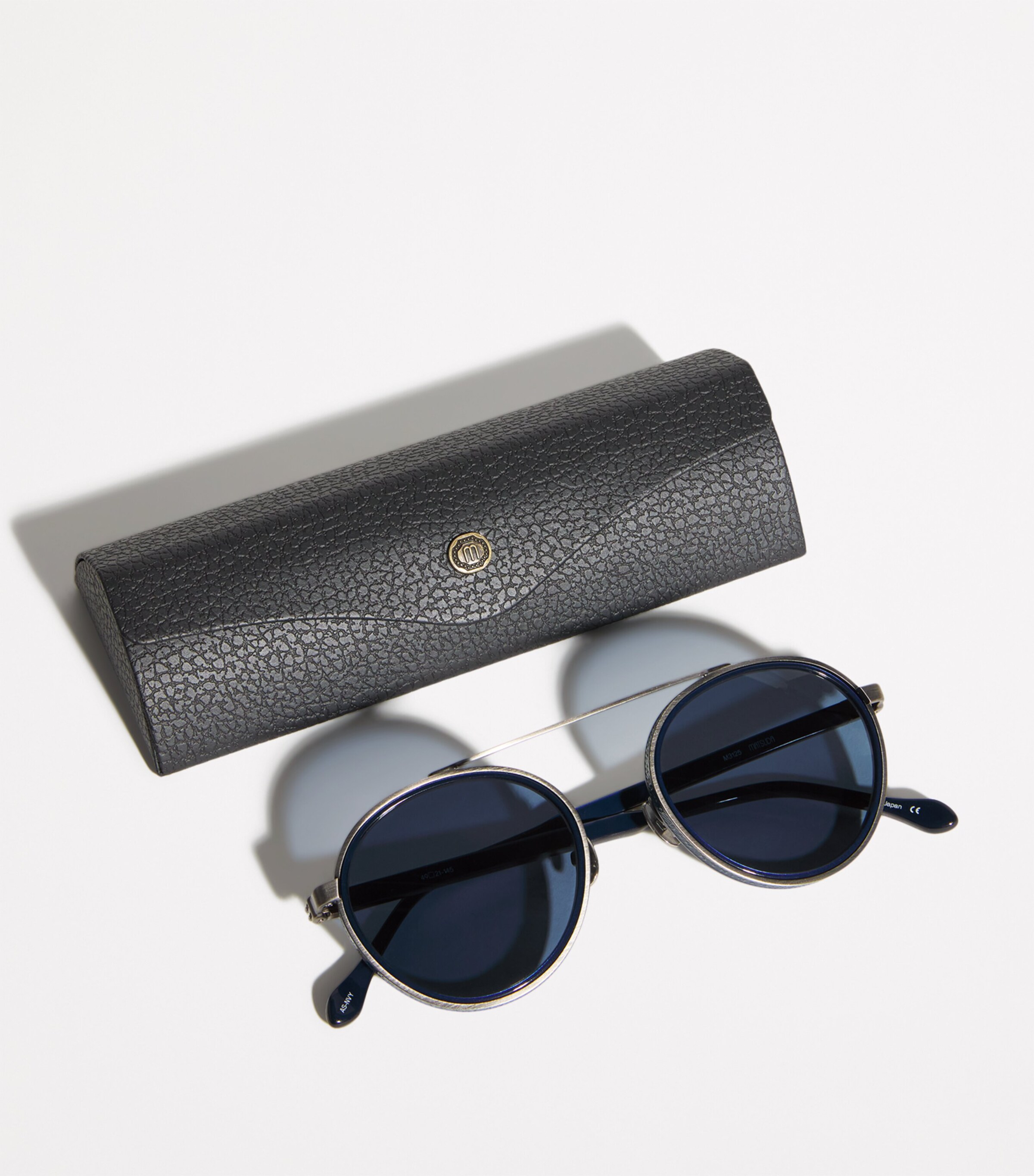 Titanium Aviator M3125 Sunglasses M3125 ANTIQUE SILVER Image 4