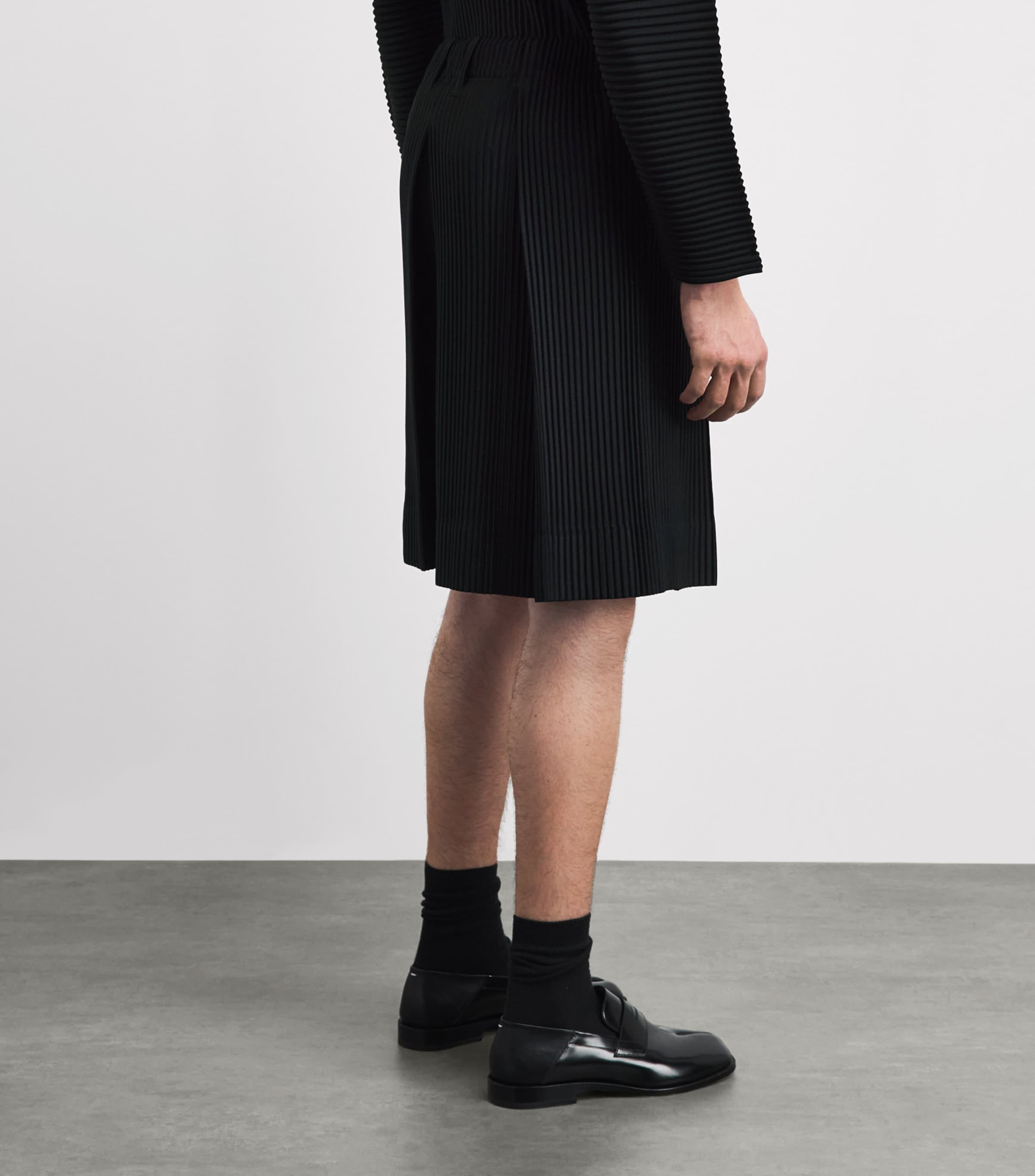 Homme Plissé Issey Miyake Mens Tailored Pleats Shorts Black Image 5