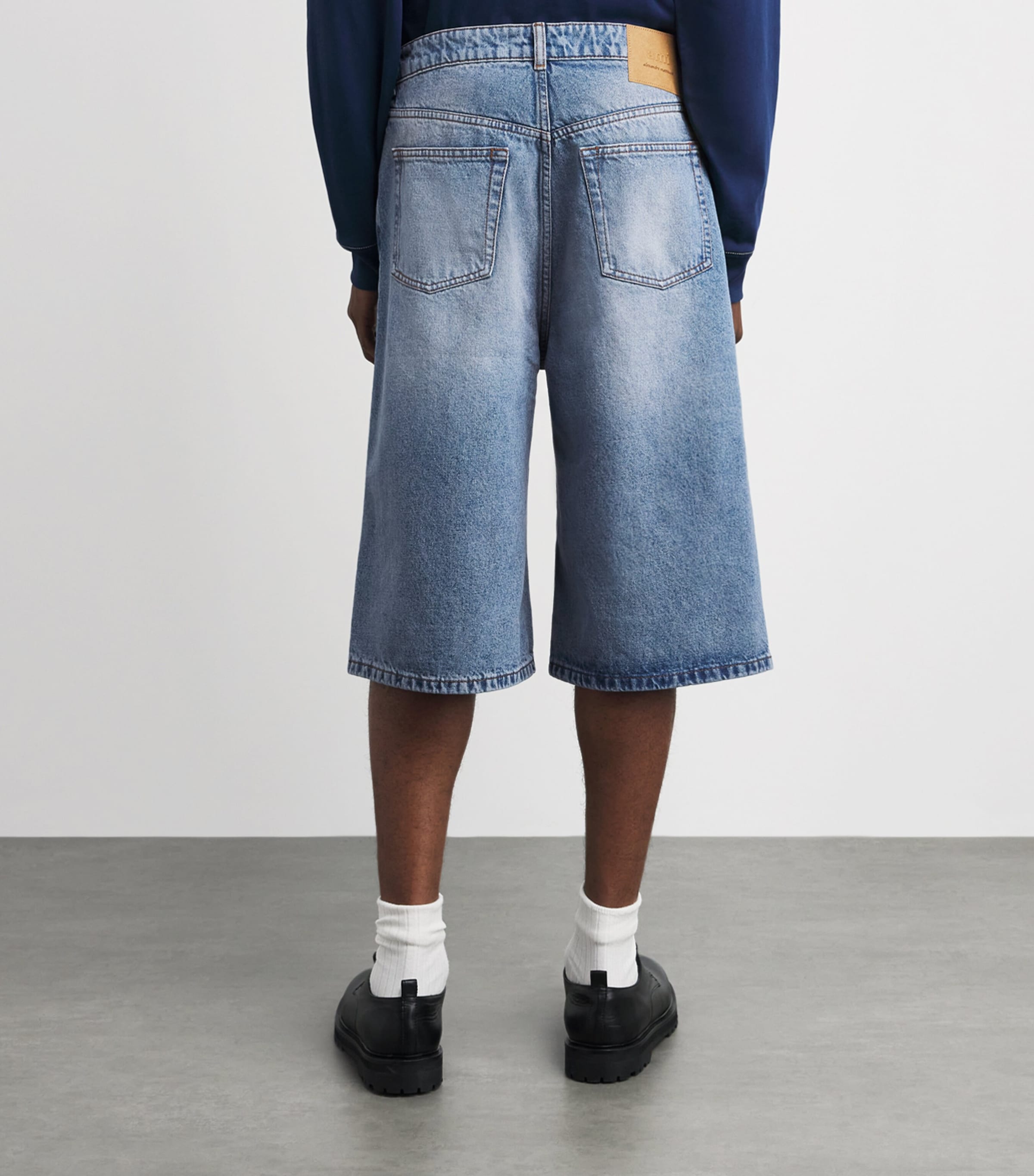 AMI Paris Mens Oversized Bermuda Jean Shorts Bleu Used Image 5