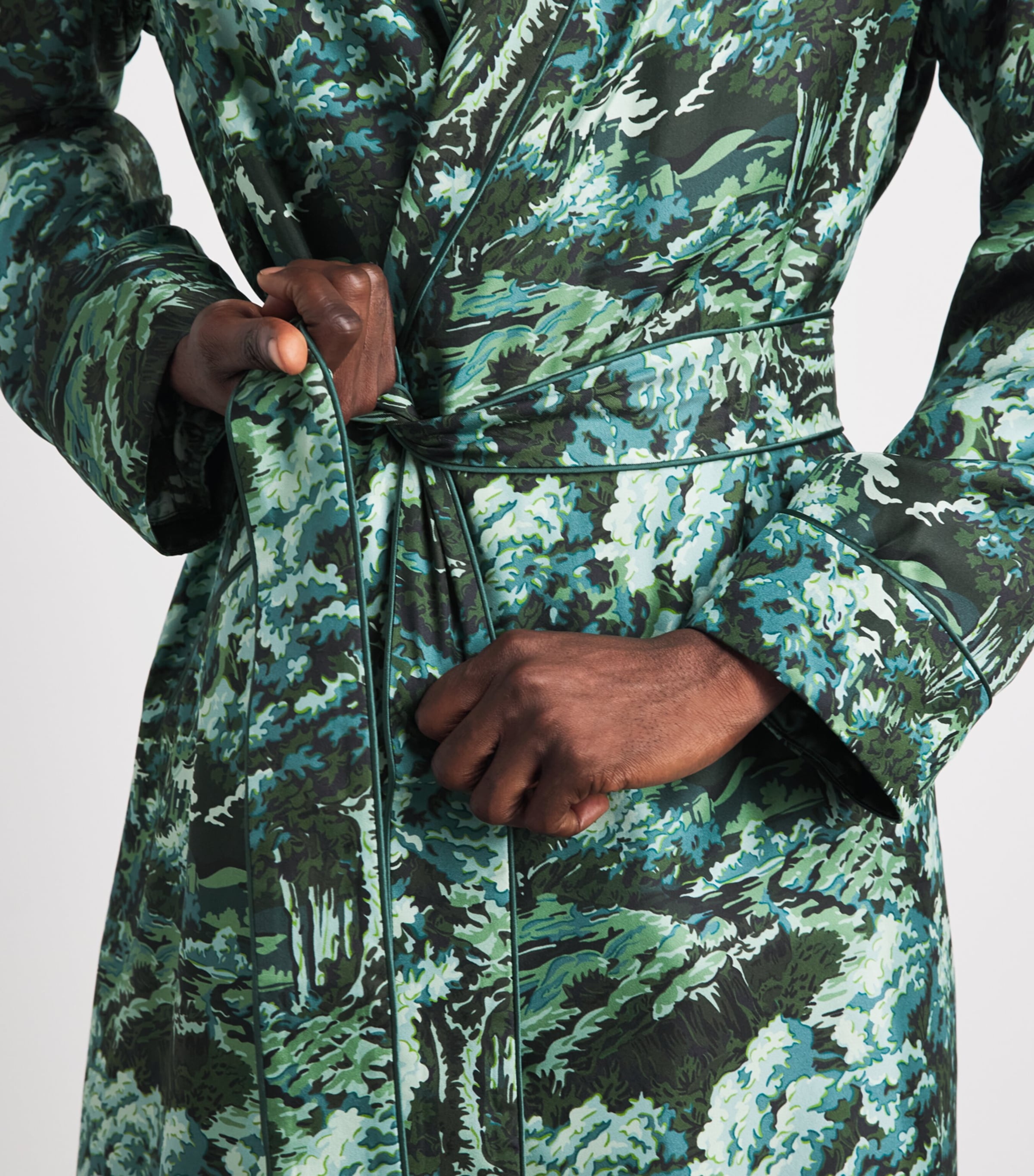 Olivia von Halle Mens Silk Twill Forest Mescal Robe Linden Image 5
