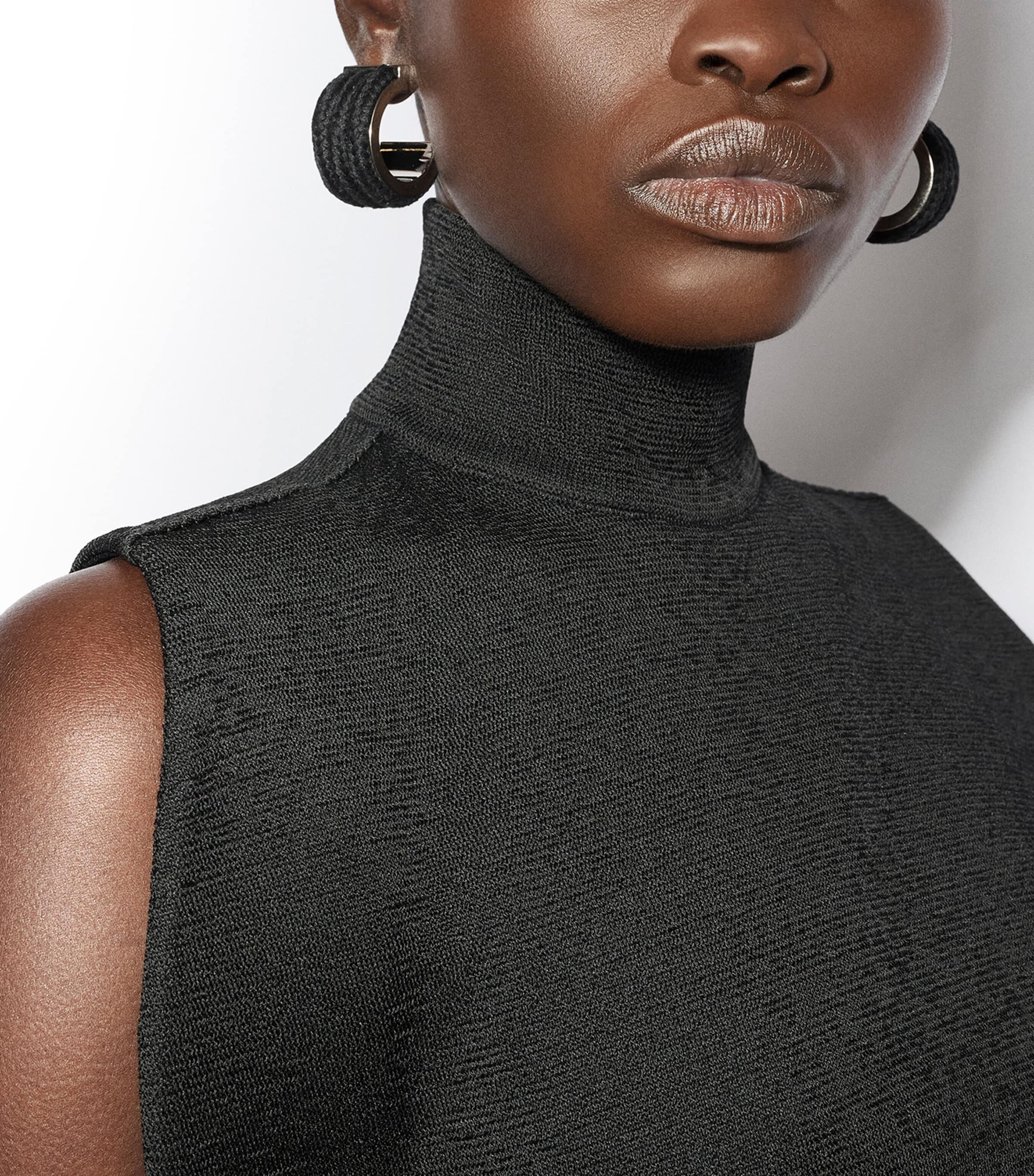 Alaïa Corded Hoop Earrings Noir Image 2