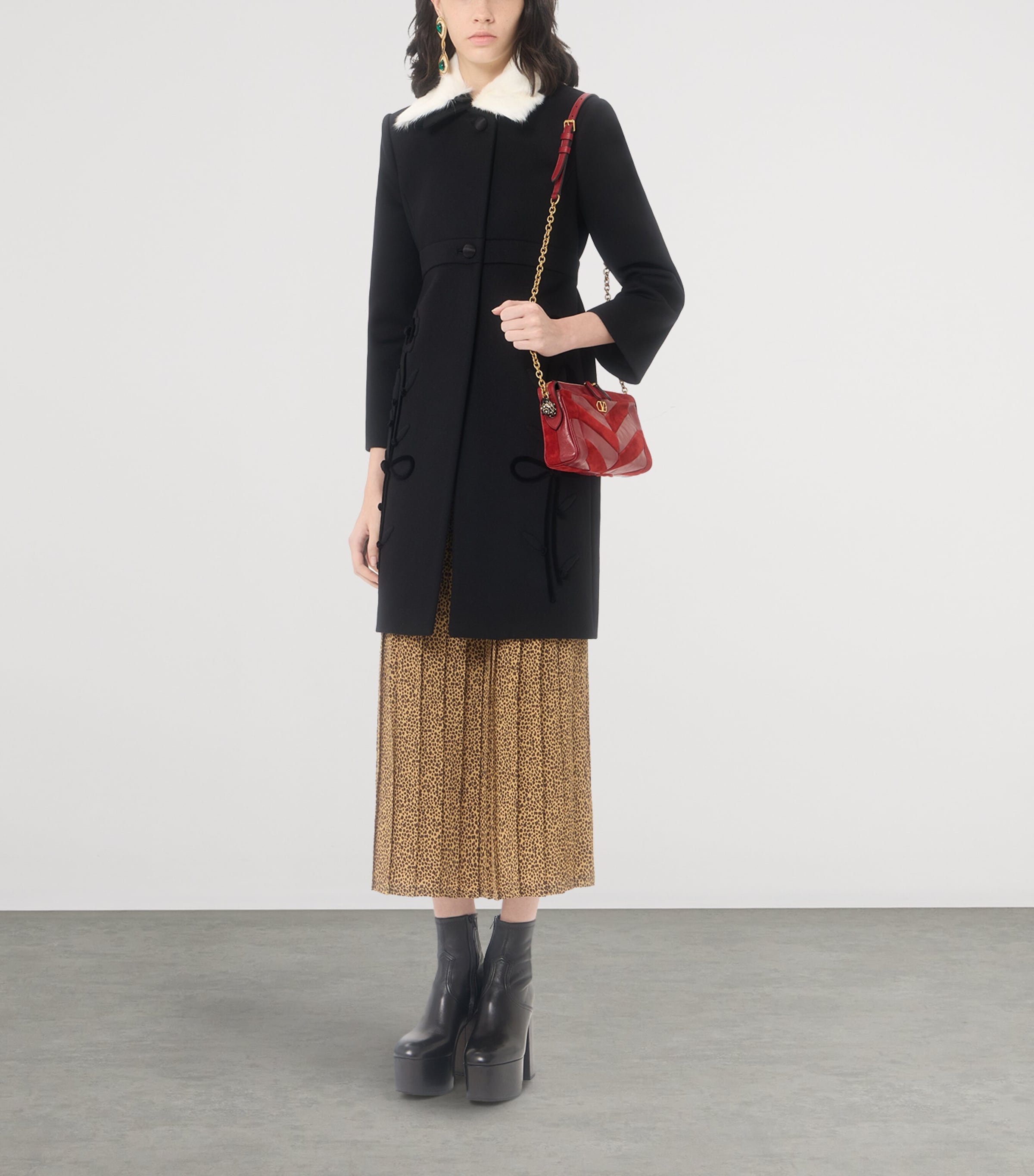 Valentino Garavani Small Lambskin Panthea Shoulder Bag Aqs Image 2