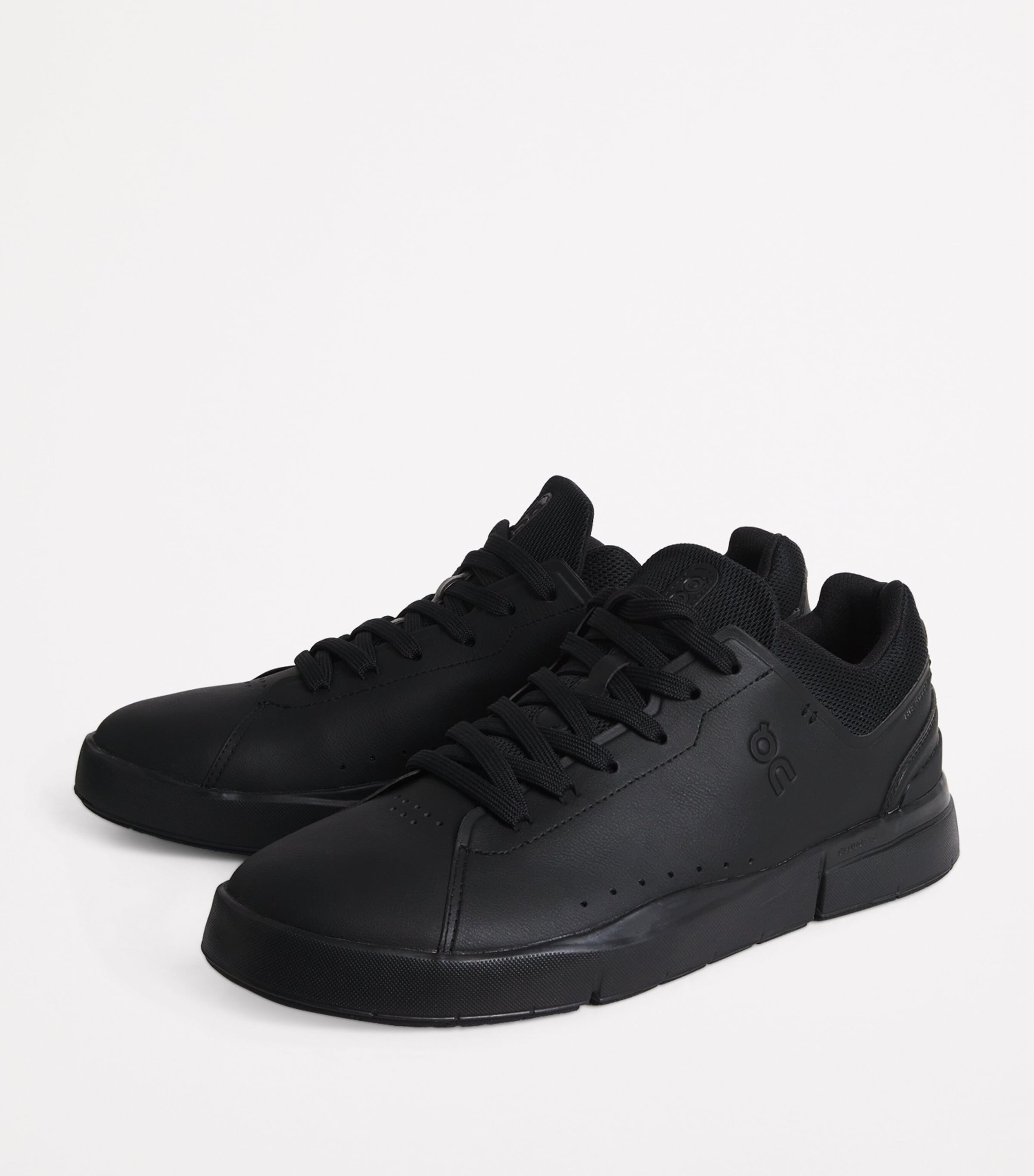 The Roger Advantage Sneakers ALL BLACK Image 3