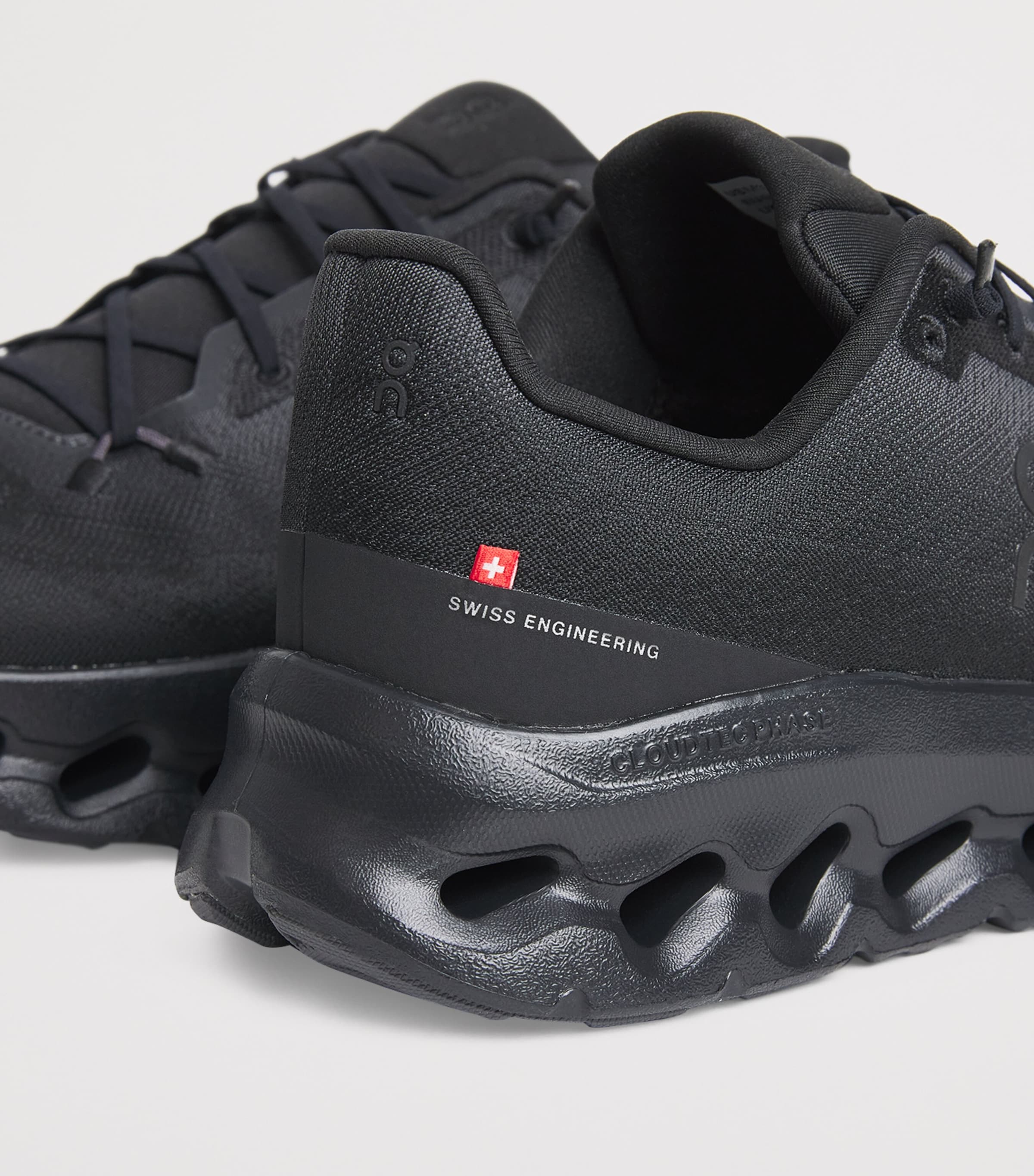 On Mens Cloudtilt Trainers Eclipse|black Image 7