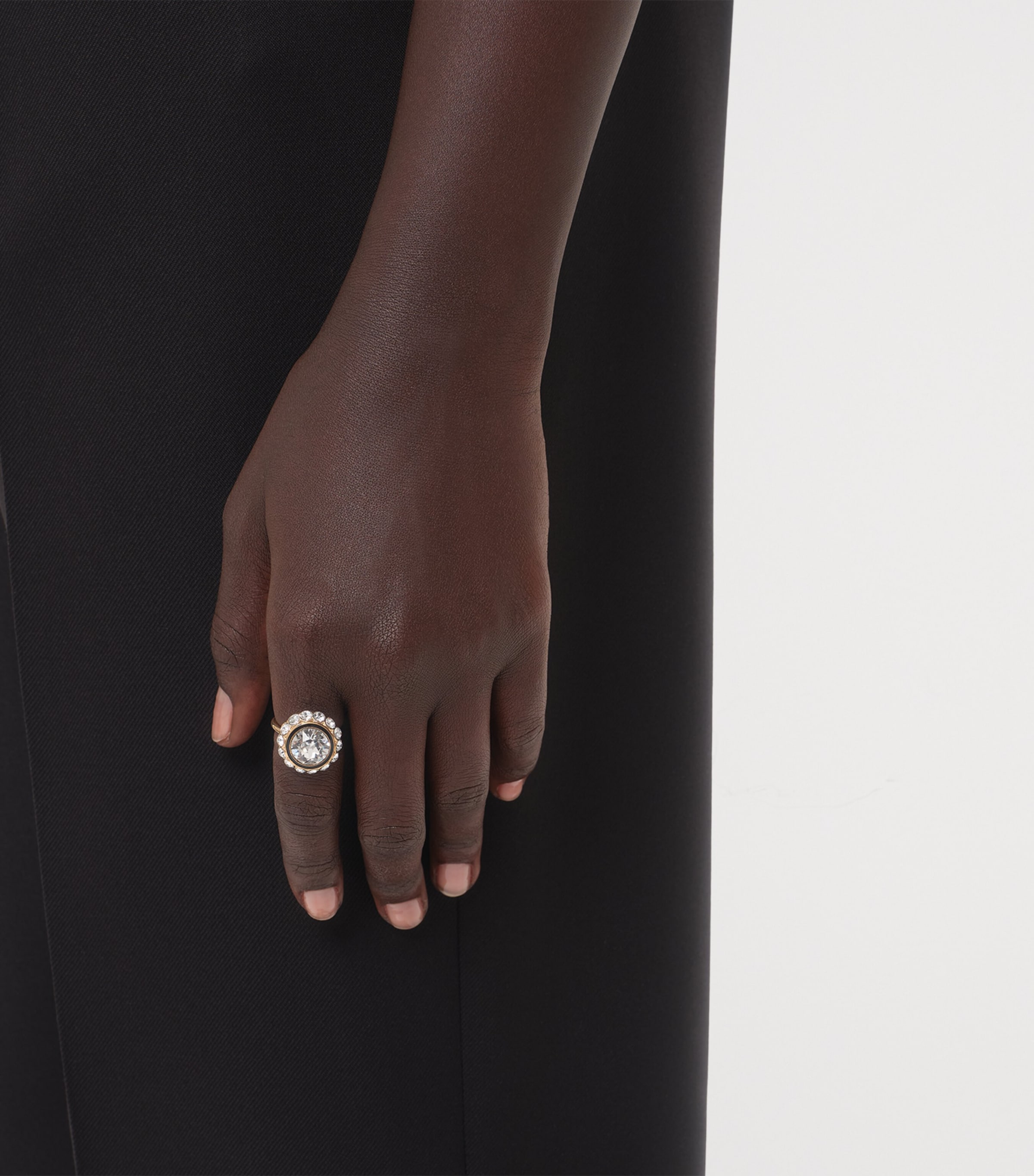 VLogo Signature Crystal Ring RG5 Image 2