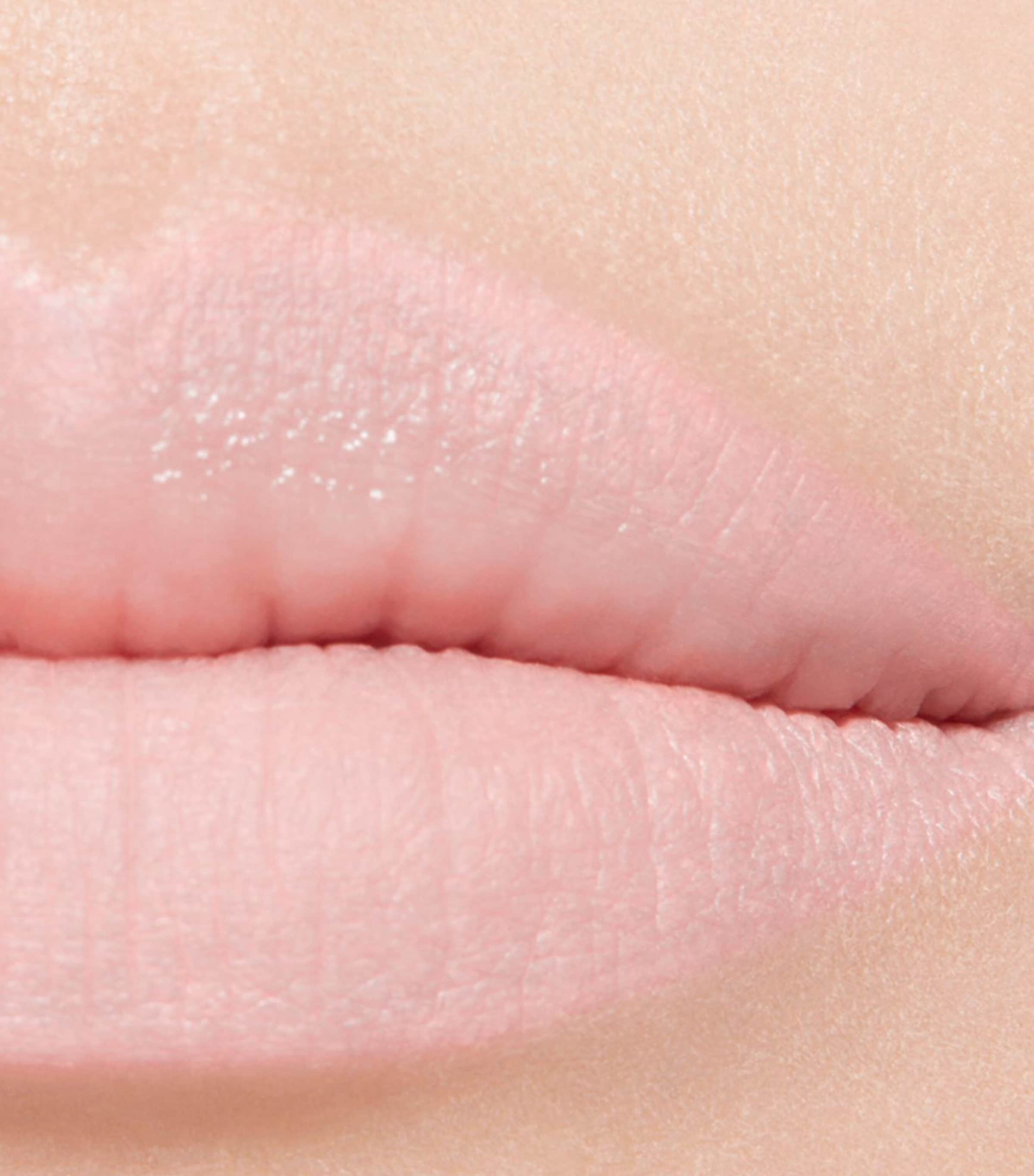 CHANEL CHANEL LE CRAYON LÈVRES Precision Lip-Defining Pencil Clear Image 4