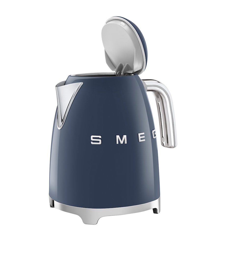 Smeg Retro Kettle Navy Blue Image 5