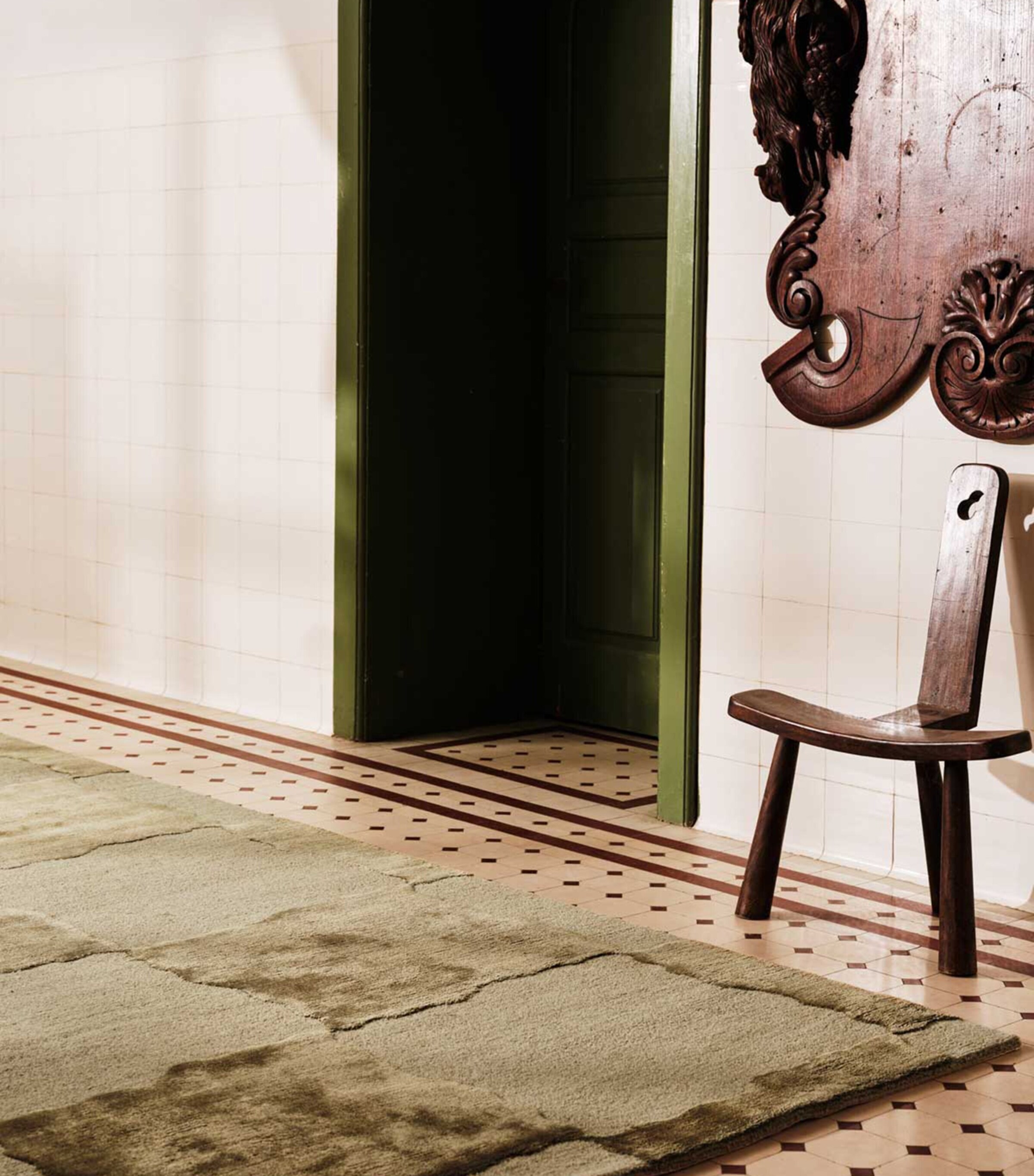 x Kelly Wearstler Arwen Moss Rug (2.44m x 3.05m) GREEN Image 7