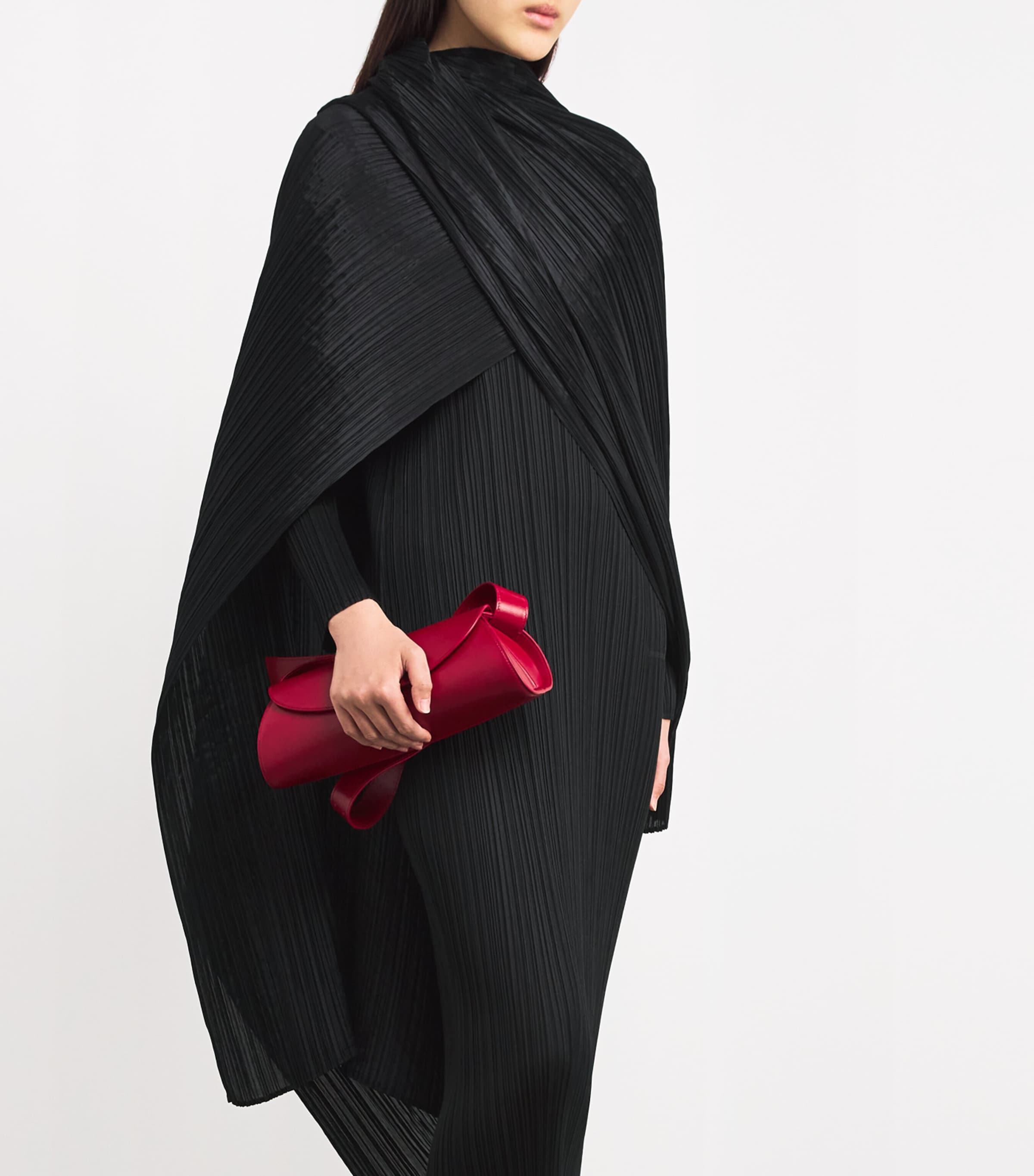 COLORFUL MADAME-T – isseymiyake.com