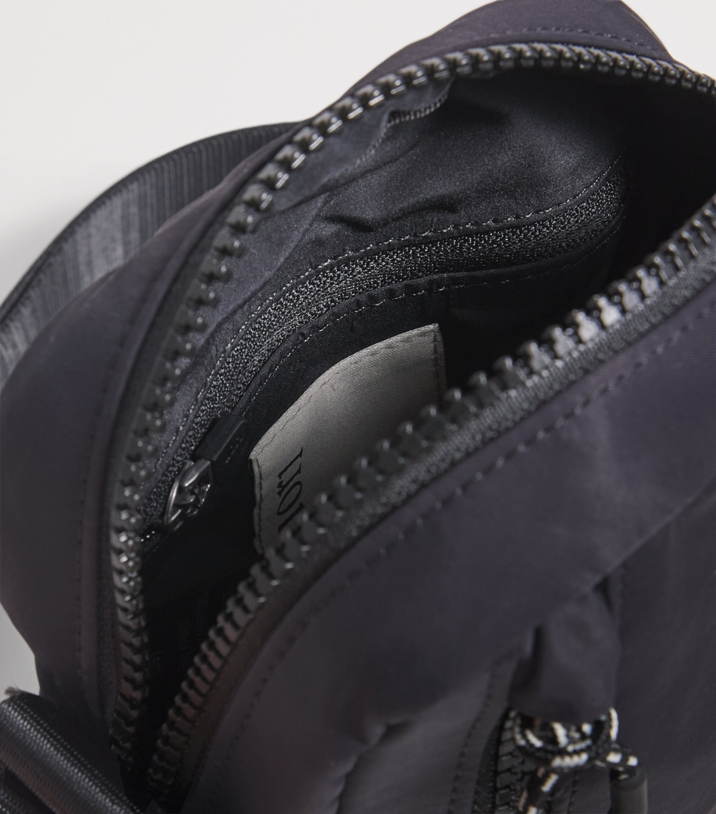 VUORI All Around Cross-Body Bag Black Image 4