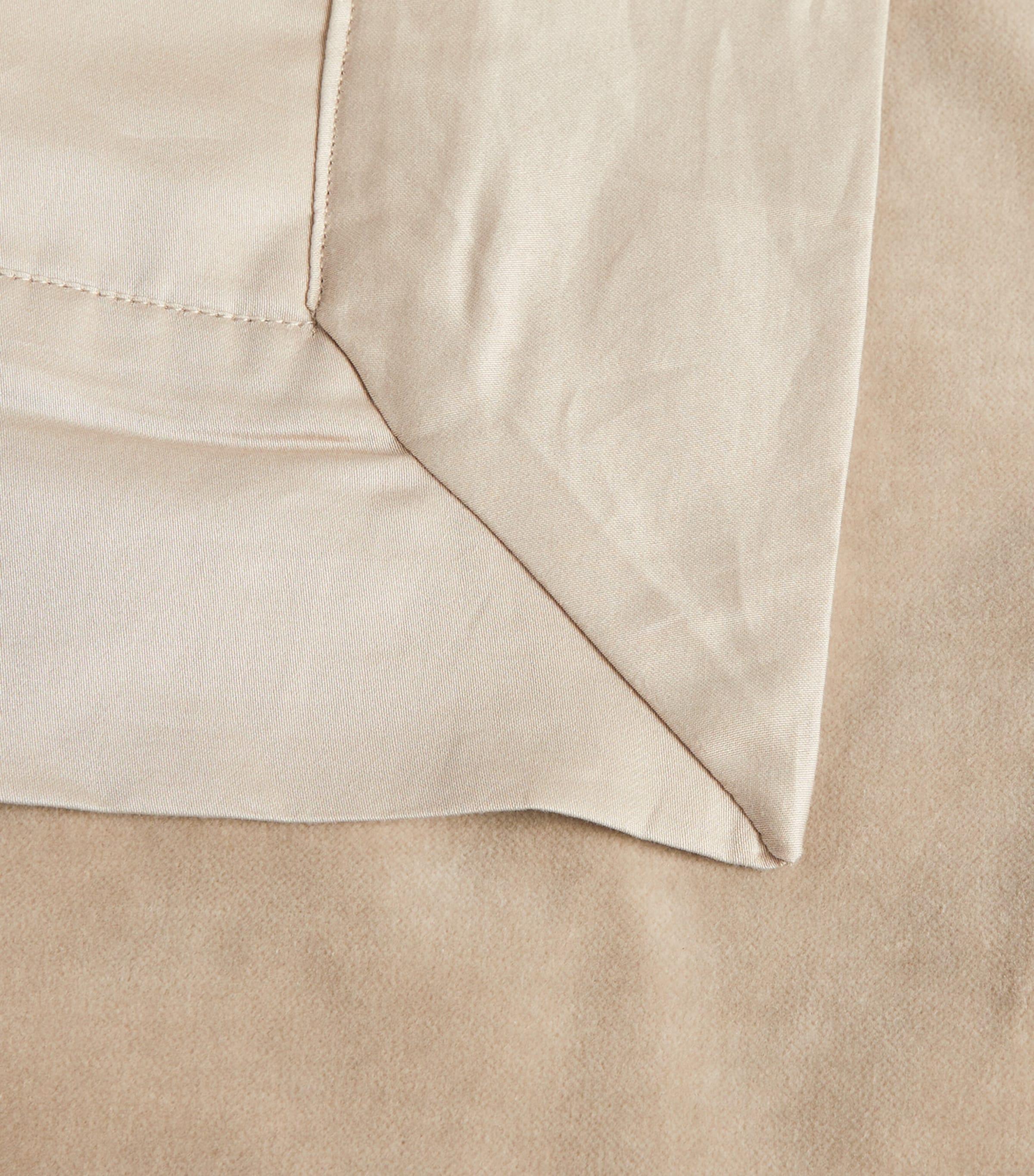 Amalia Cirrus Super King Bedspread (250cm x 260cm) Sand Image 7