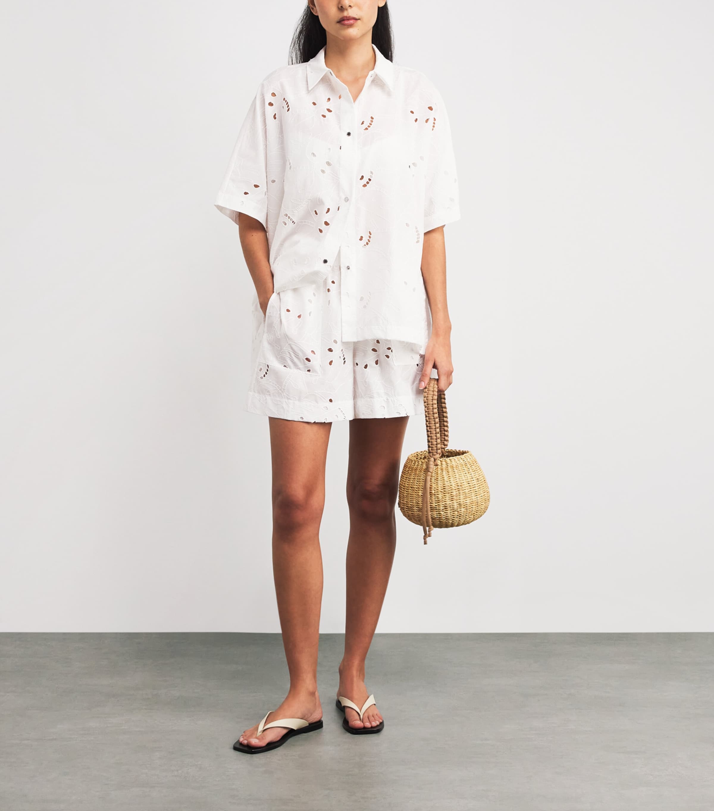 Shan Womens Broderie Lace Shorts Blanc/white Image 2