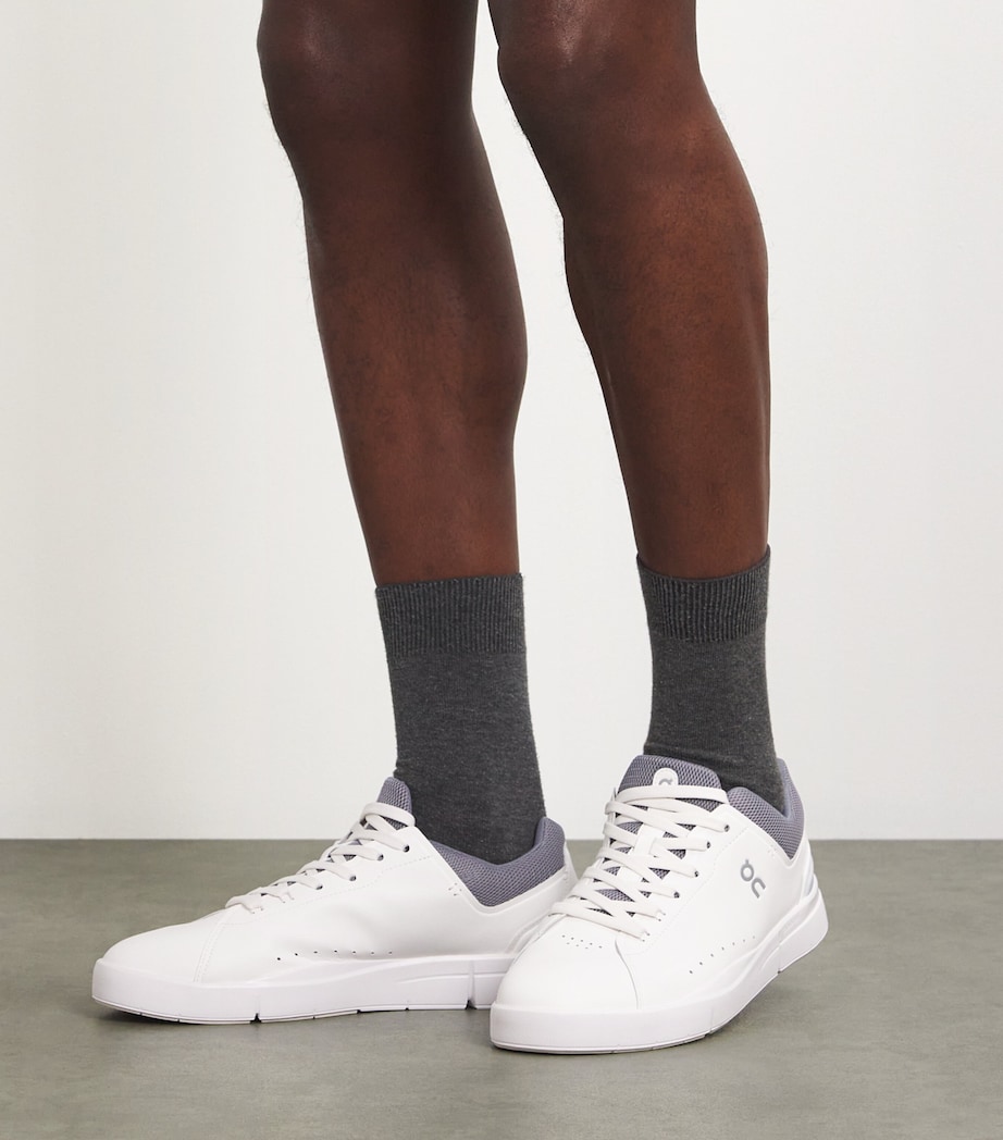 On Mens THE ROGER Advantage Trainers White|fossil Image 2
