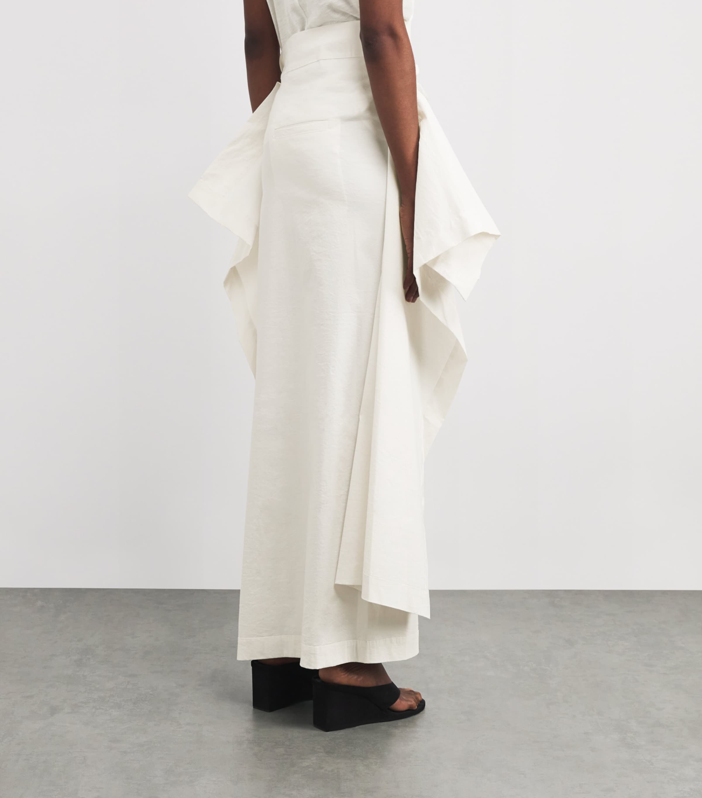 Collapsing Sculpture Maxi Skirt OFF-WHITE Image 4