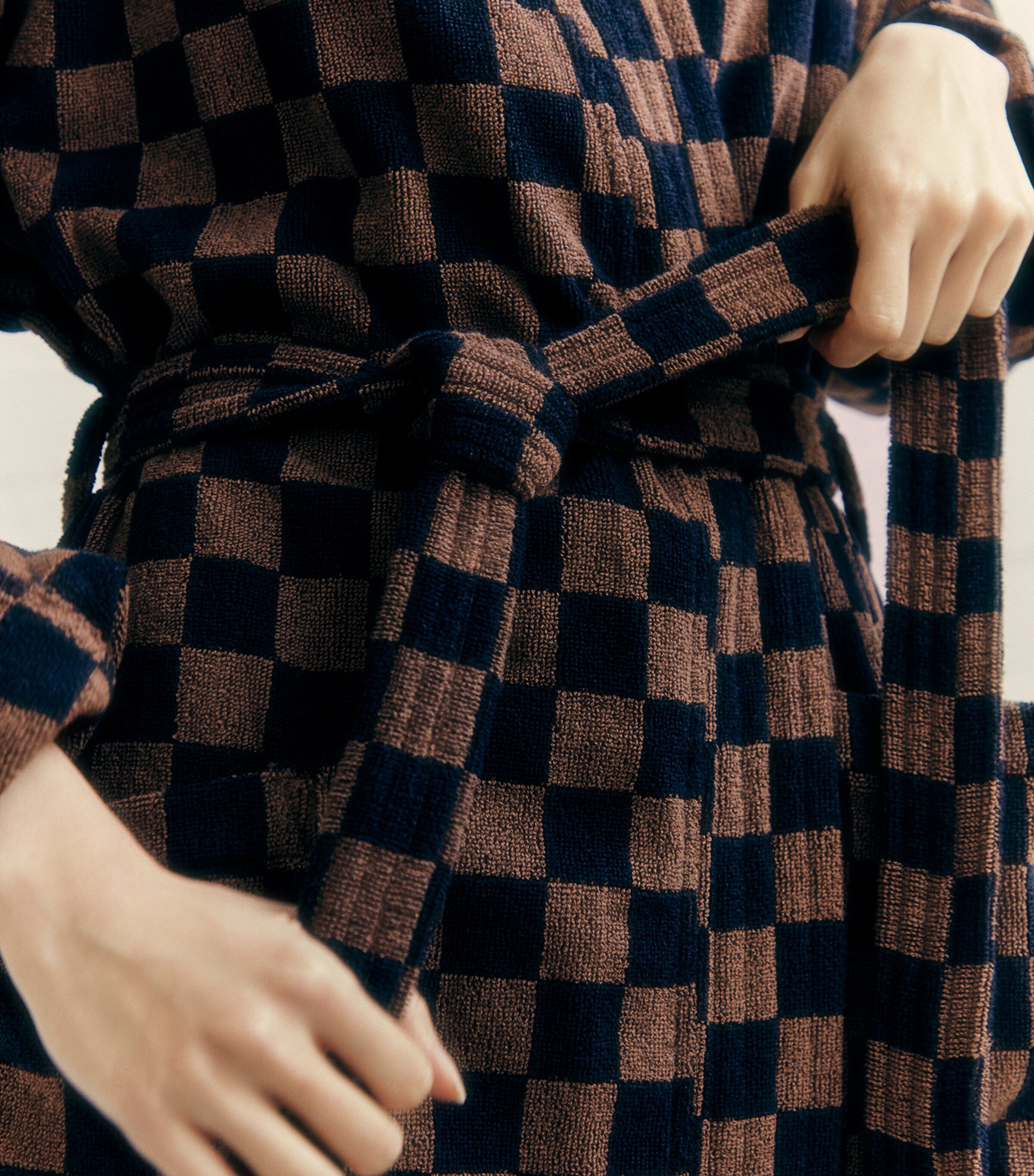 Organic Cotton Sulis Bathrobe (Medium/Large) TABAC / NOIR Image 5